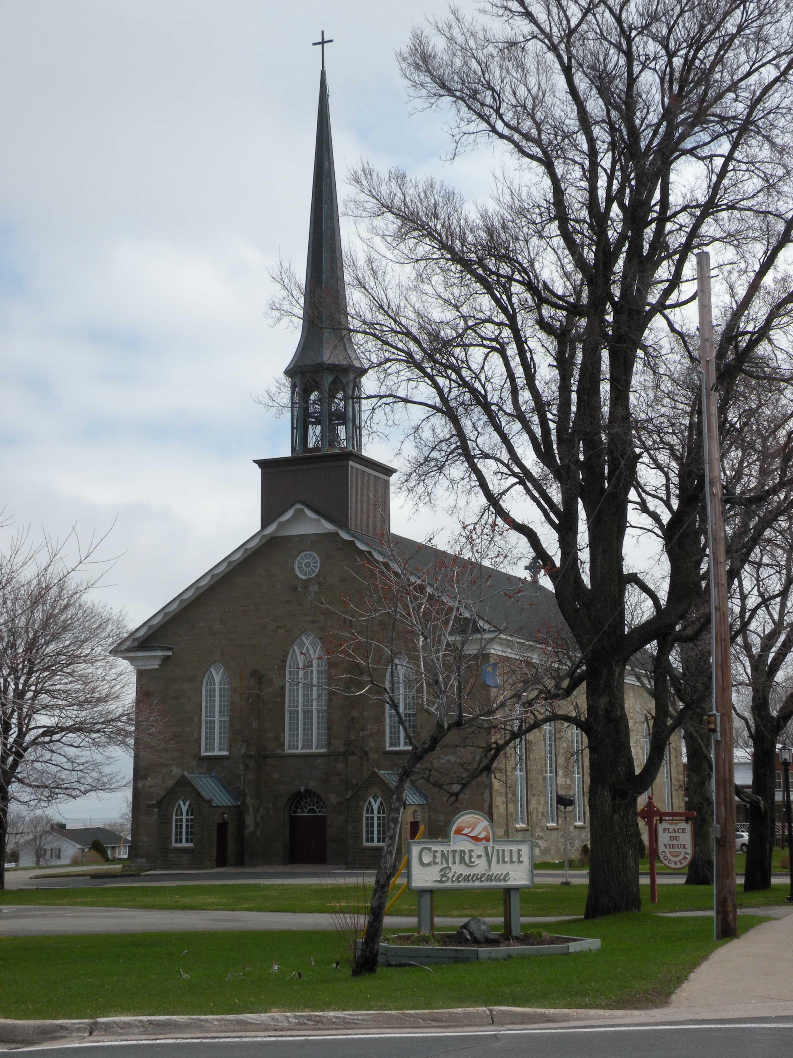 Église Saint-Pierre-aux-Liens de Caraquet