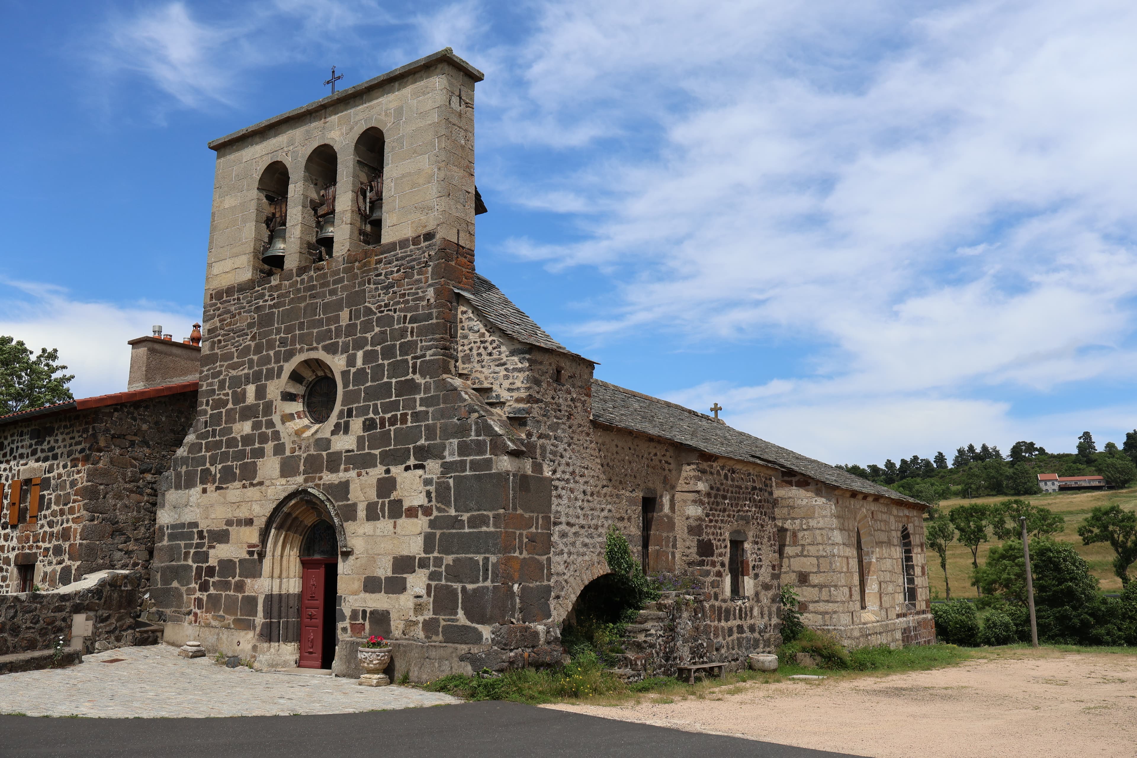 église de la Nativité-de-la-Sainte-Vierge de Présailles