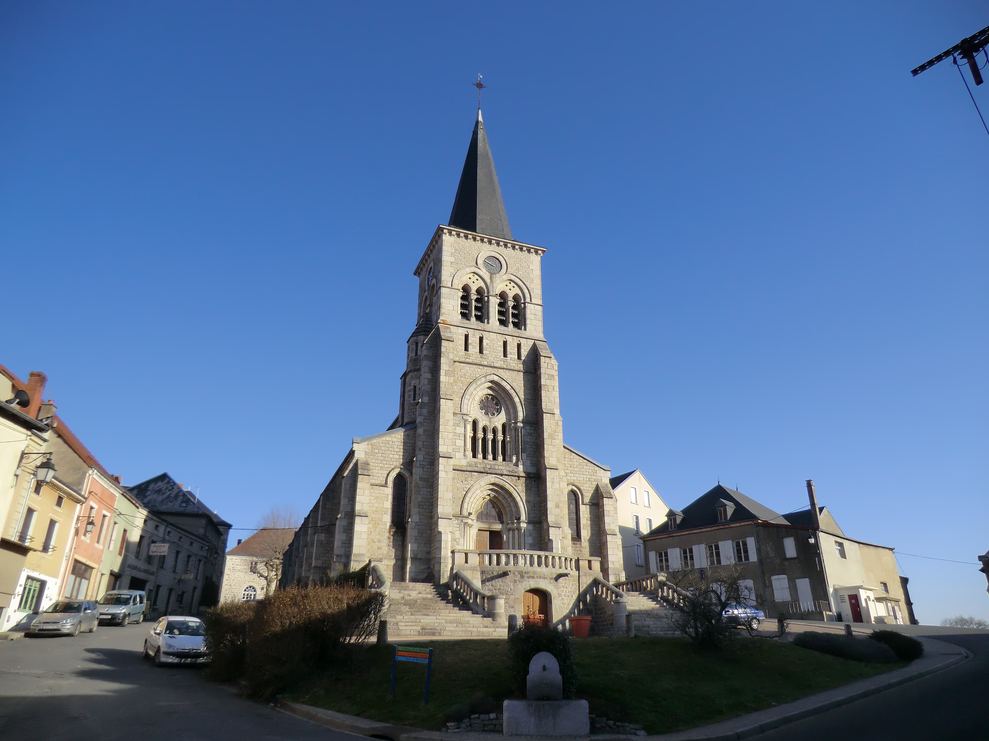 Église Saint-Jean-Baptiste du Mayet-de-Montagne