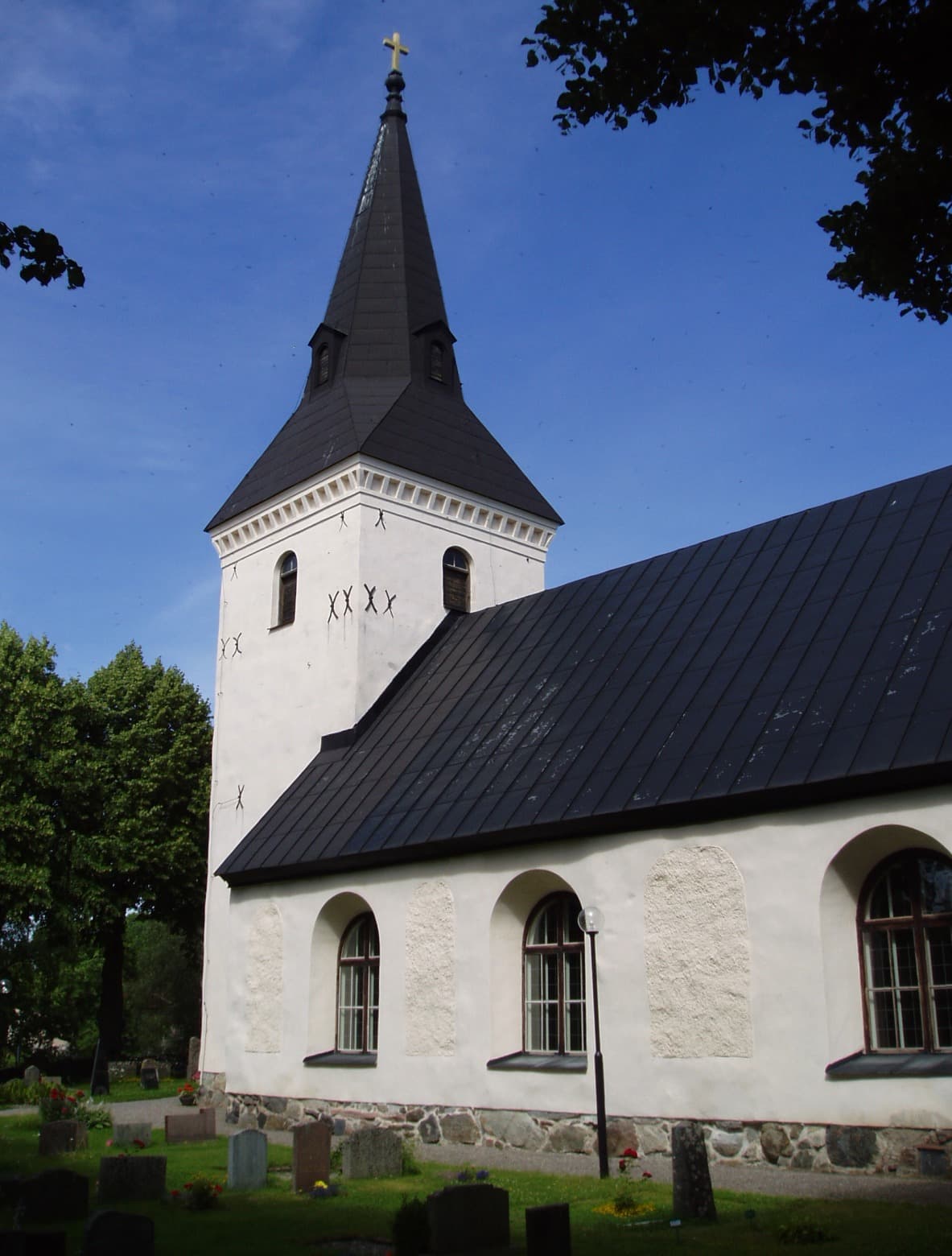 Överenhörna Church