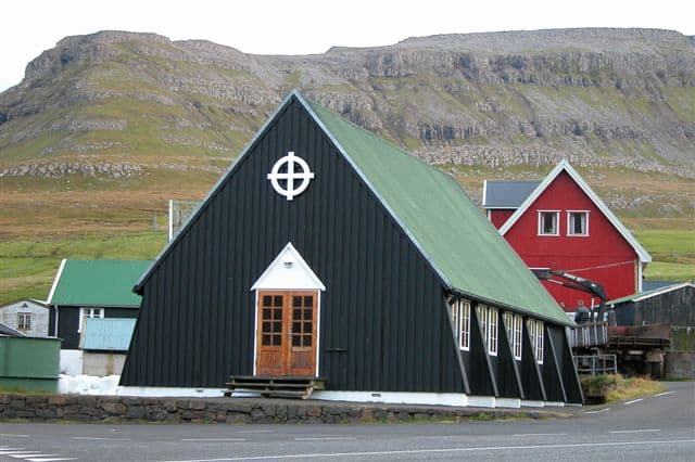 Øravíkar kirkja