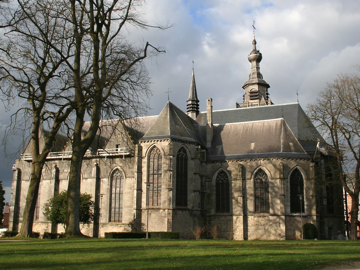 Église collégiale Saint-Ursmer