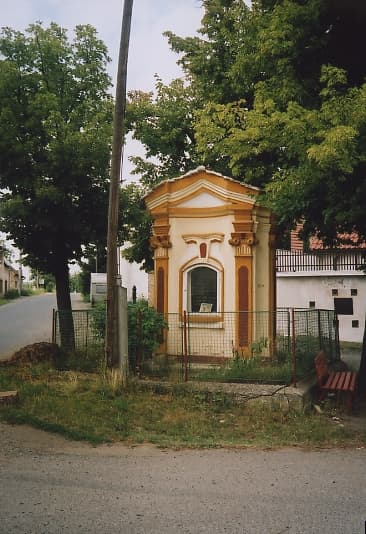 Výklenková kaplička