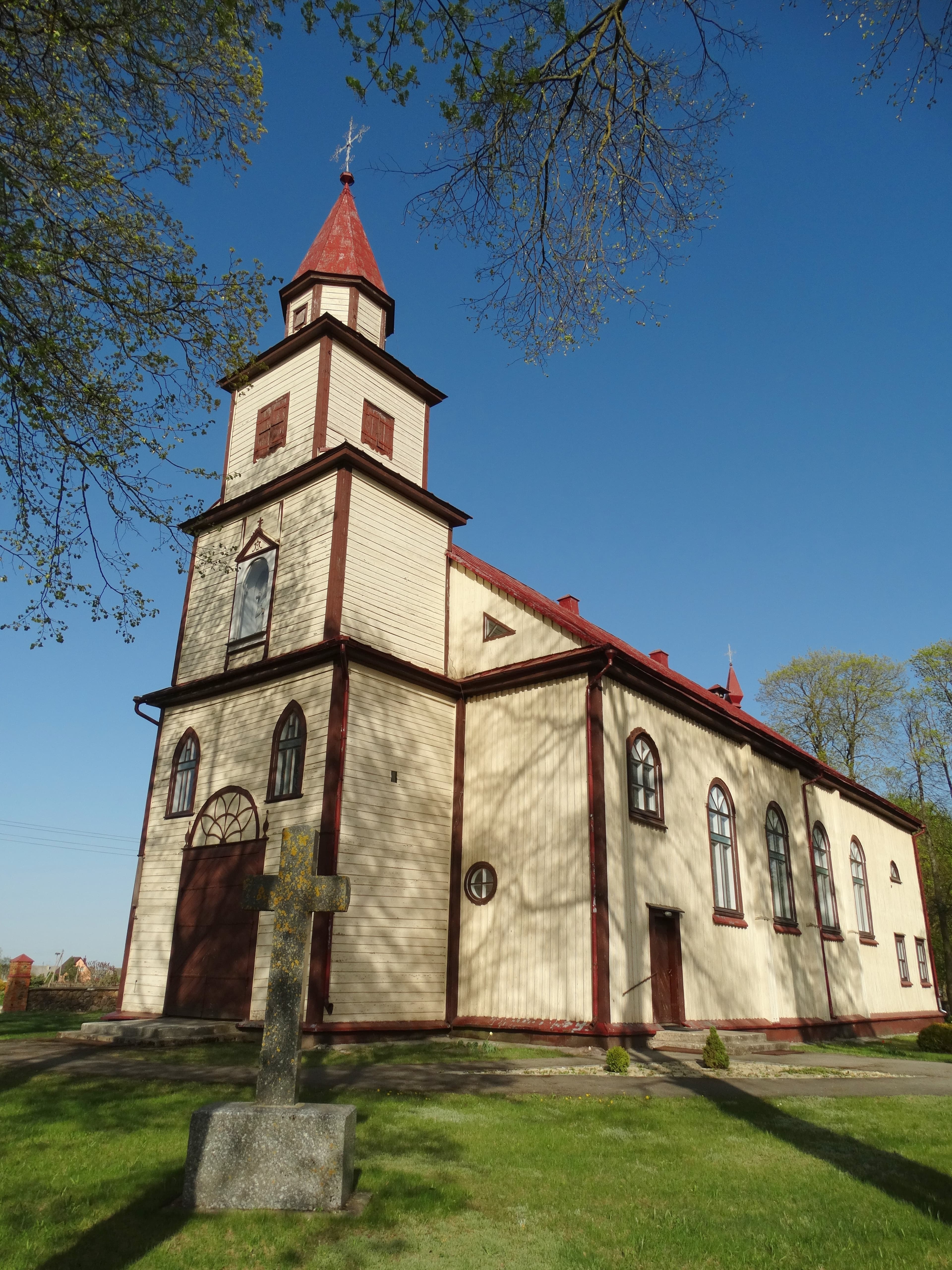 Church of the Holy Trinity, Klovainiai