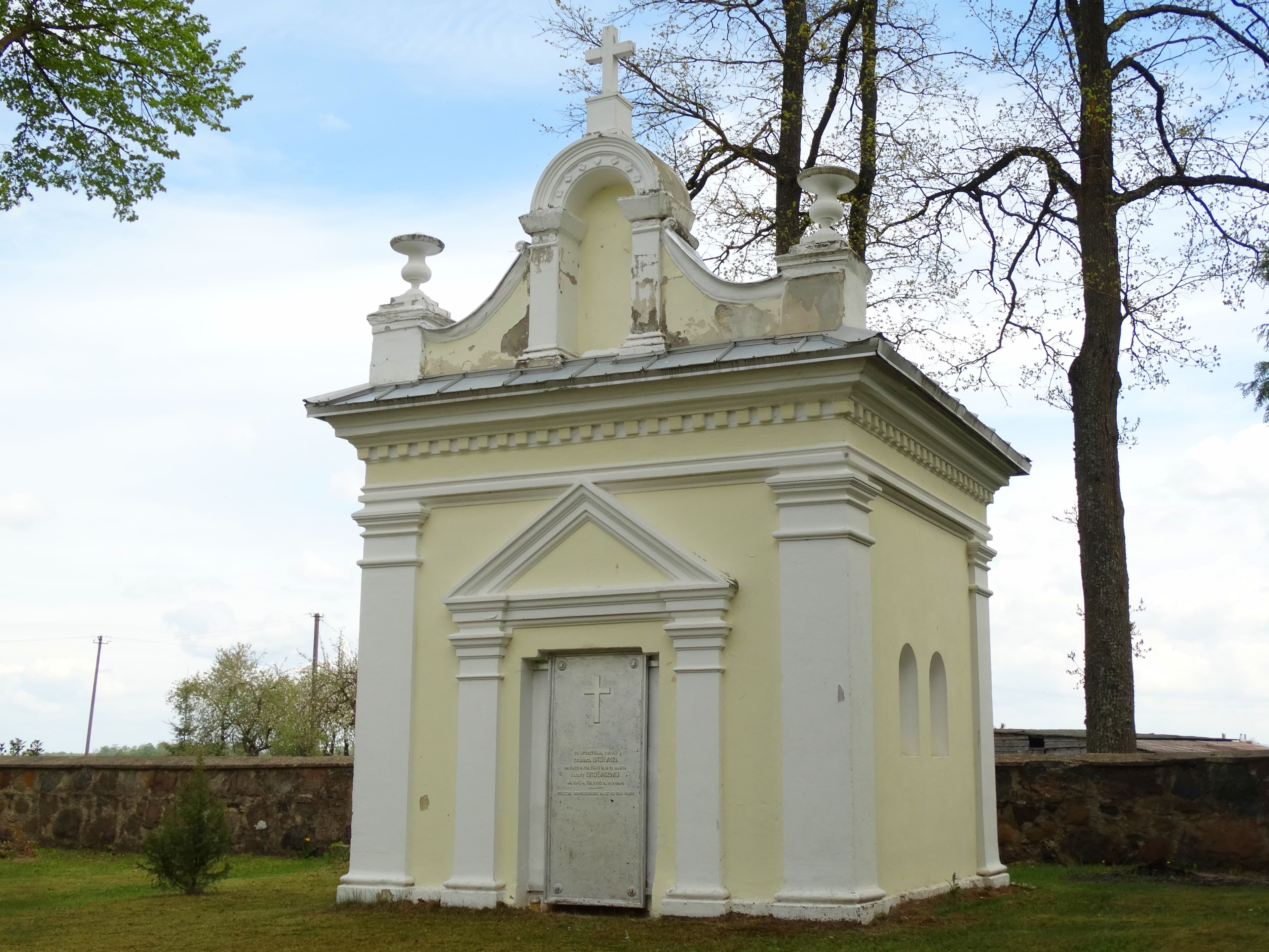Vadaktai tomb chapel