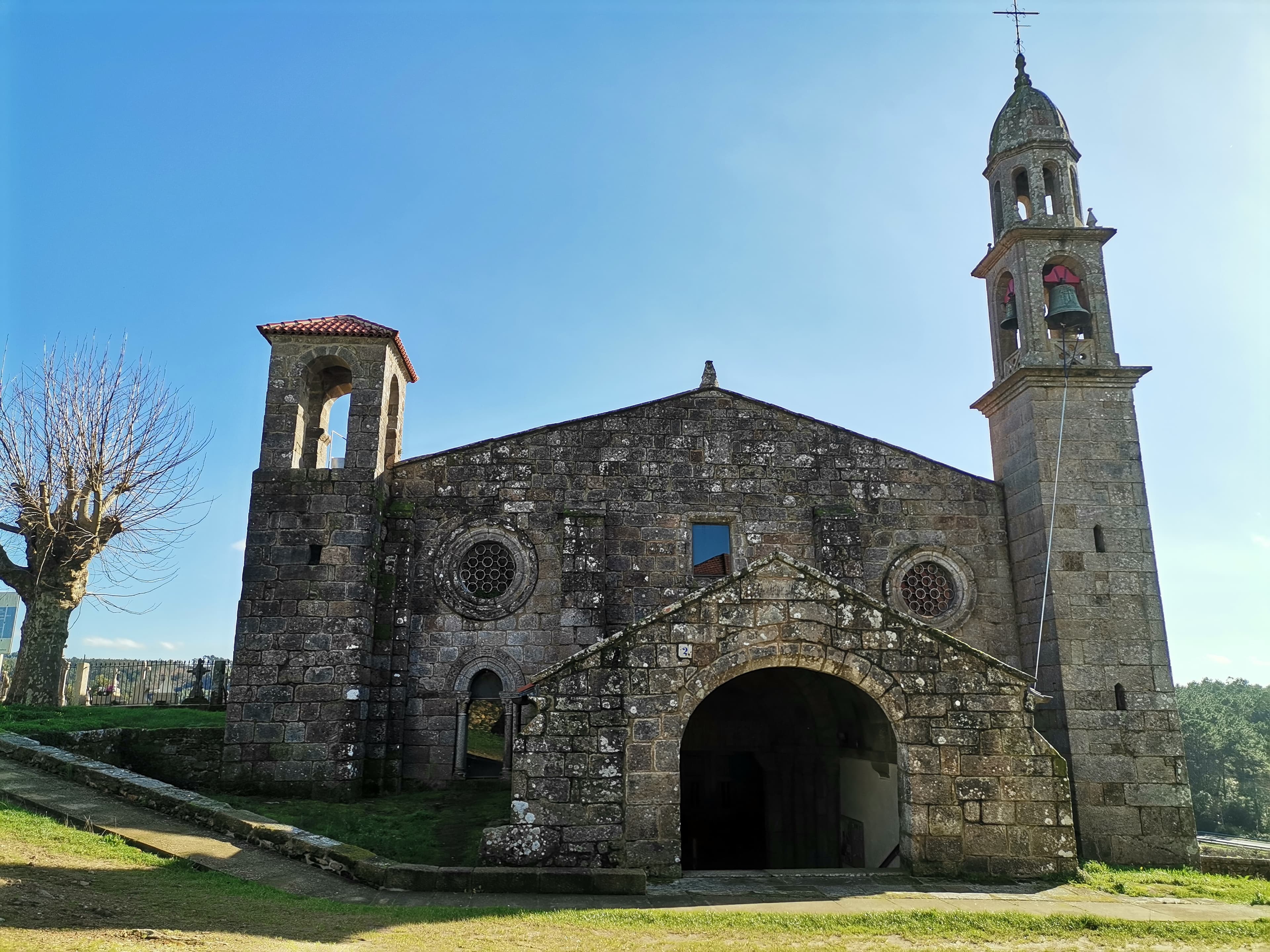 Church of San Xulián de Moraime