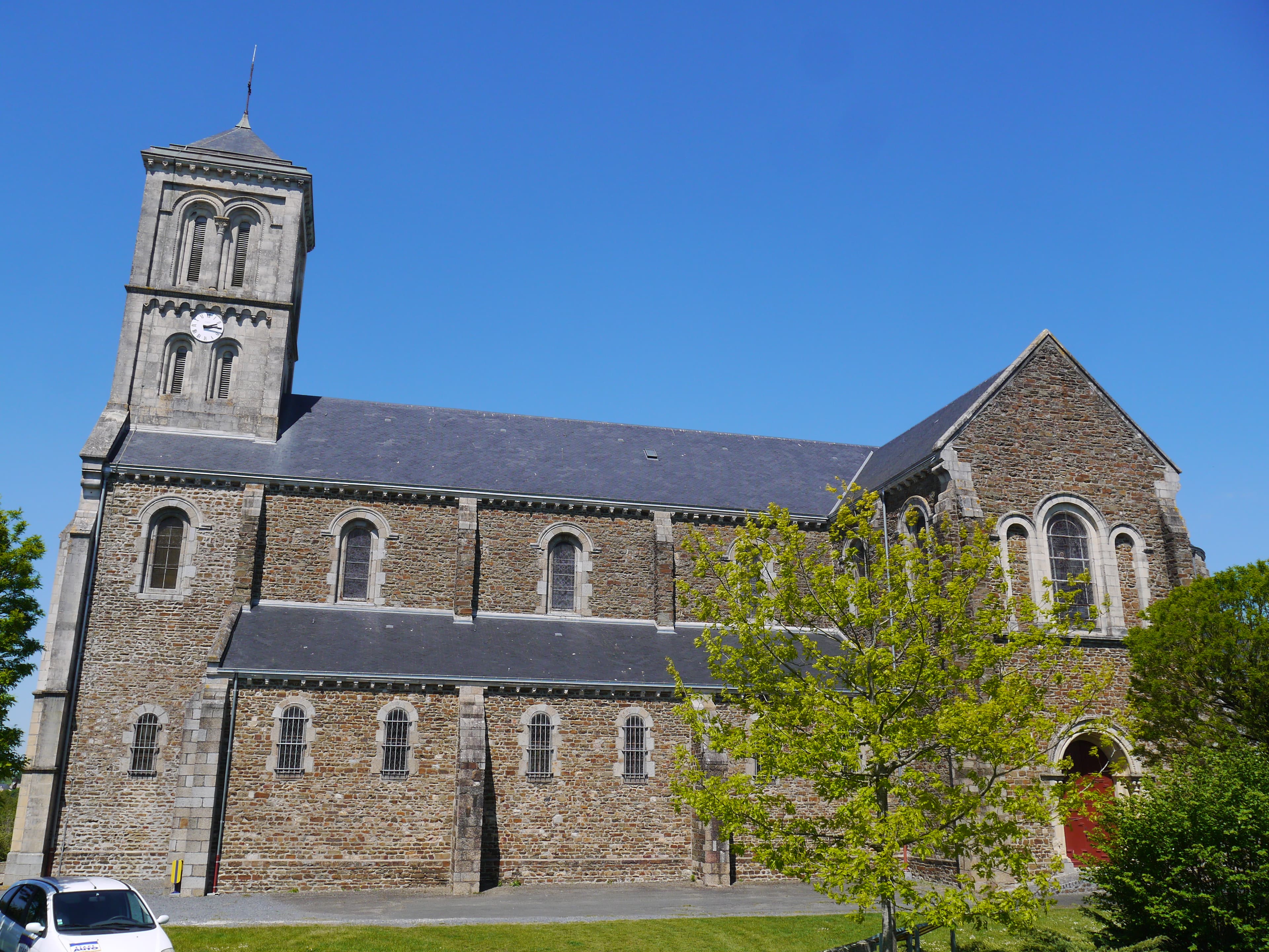 Église Saint-Martin de Montsûrs