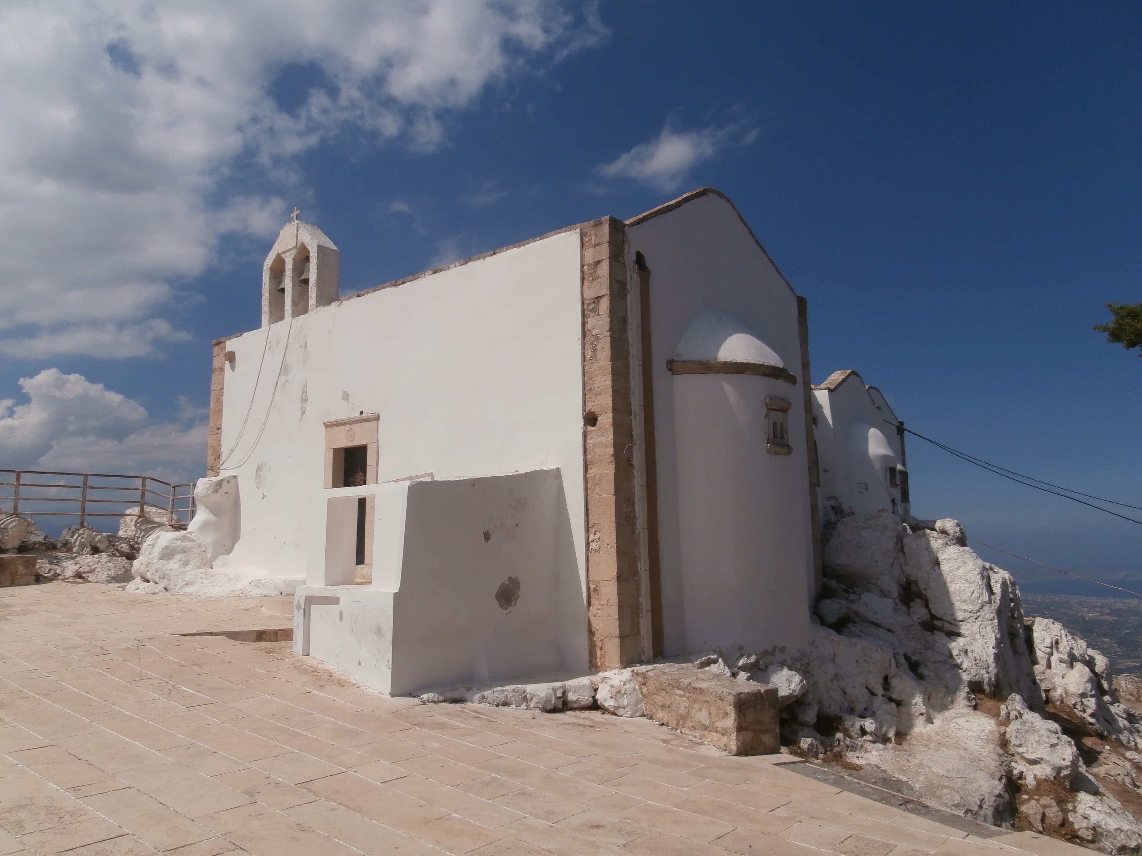 Church of Afentis Christos, Yuchtas