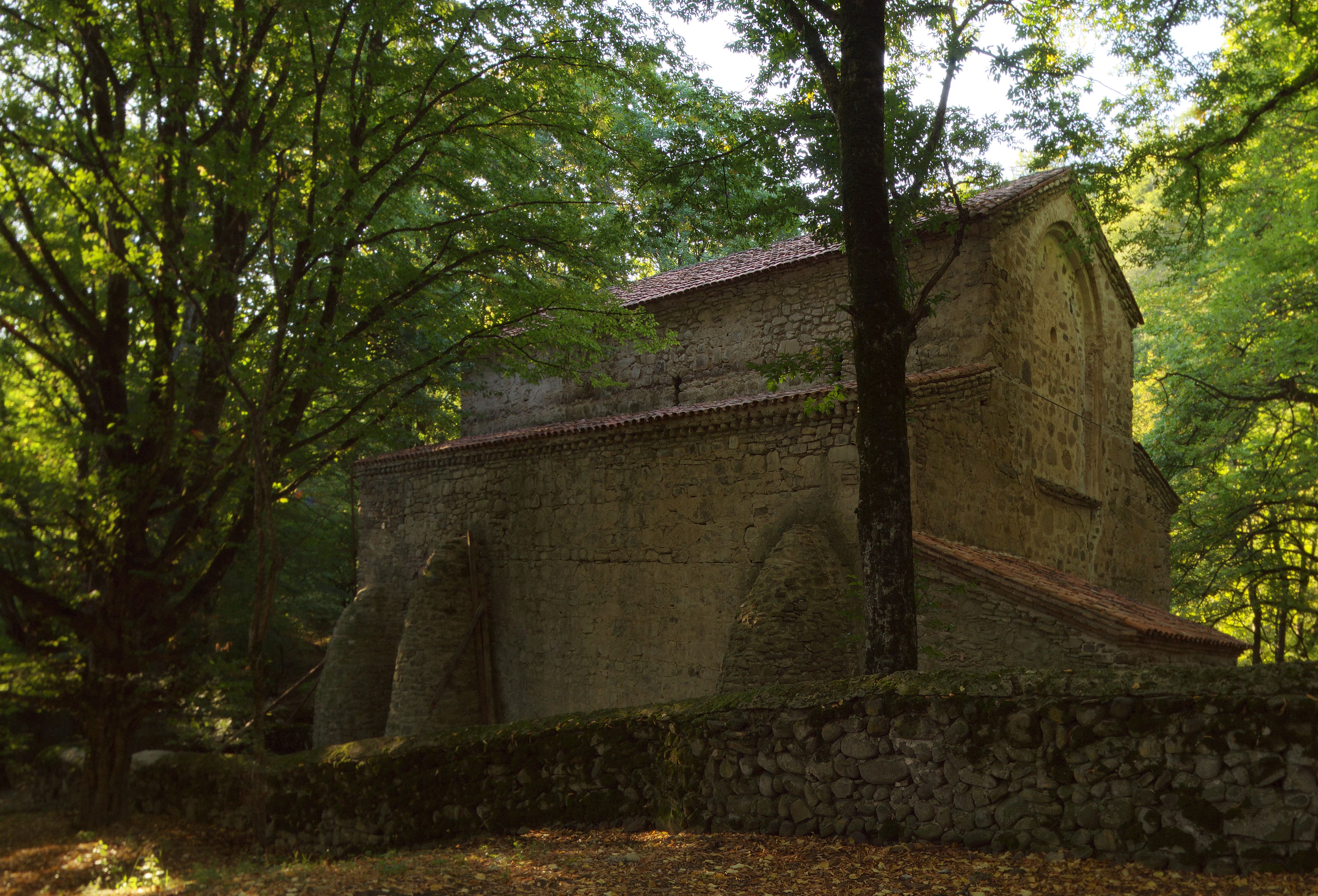 Akura church