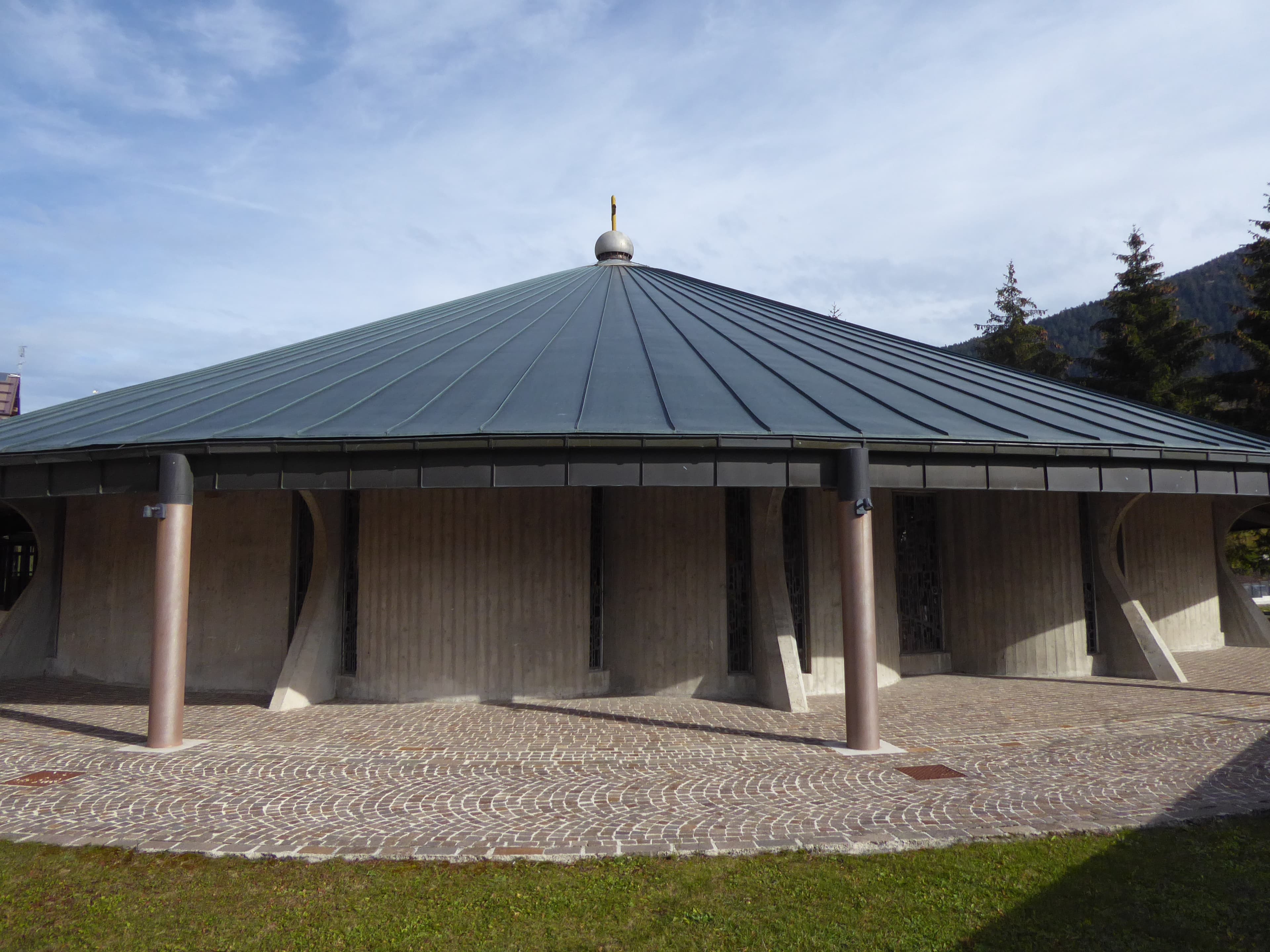 new Saints Vitus, Modestus and Crescentia church