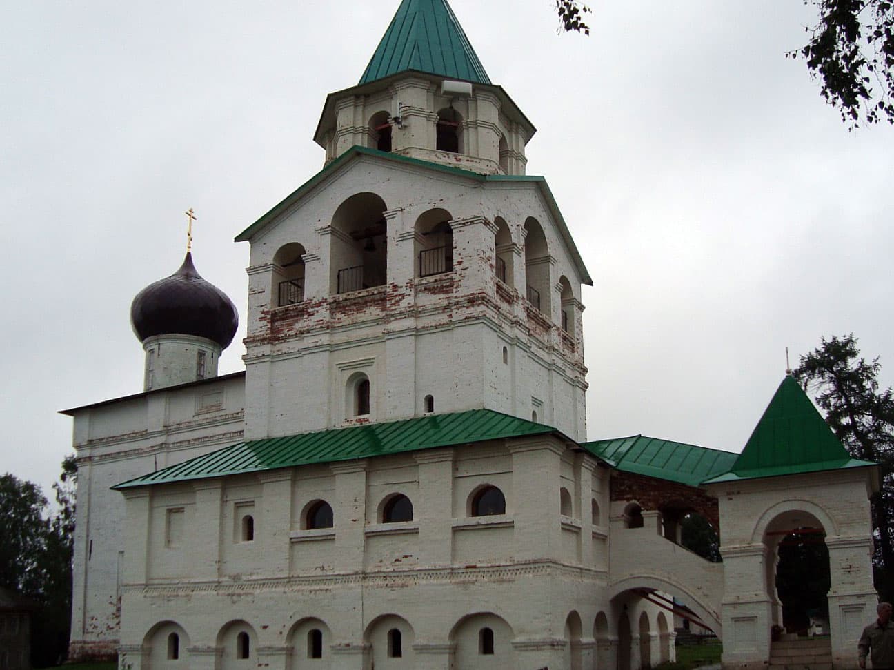 Church of the Three Holy Hierarchs, Antonievo-Siysky Monastery