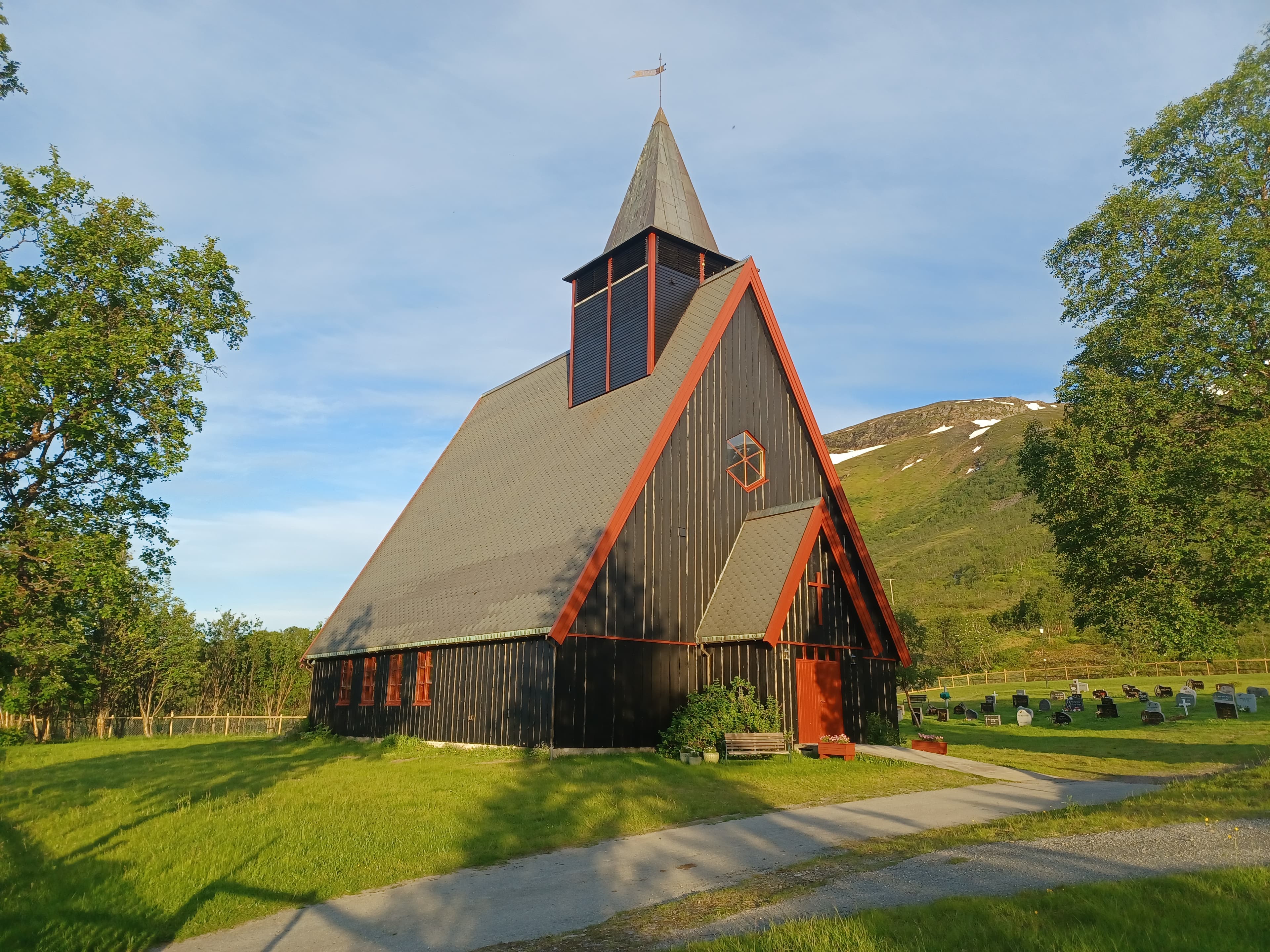 Arnøy Church