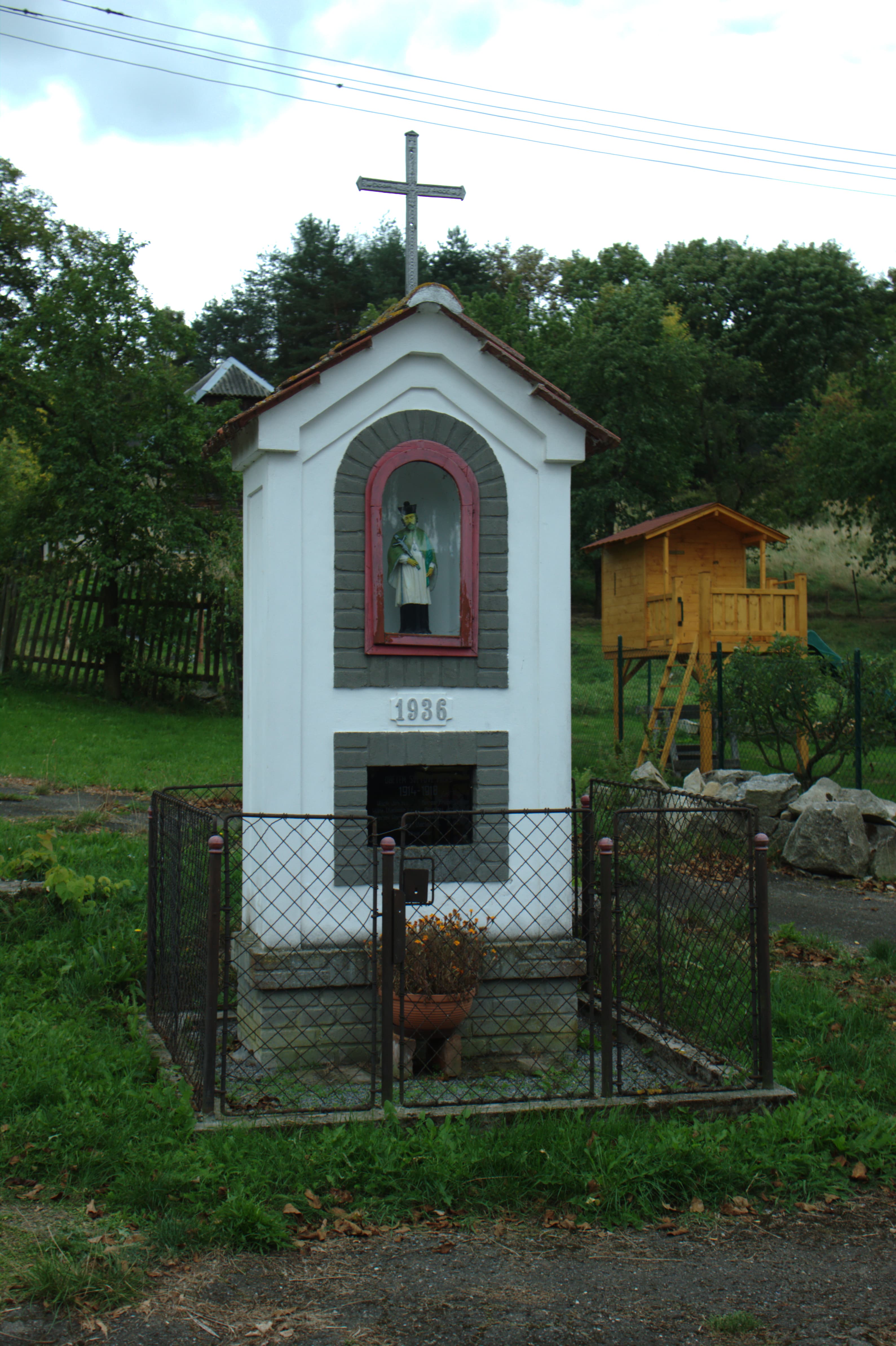 Chapel-shrine in Bělčice