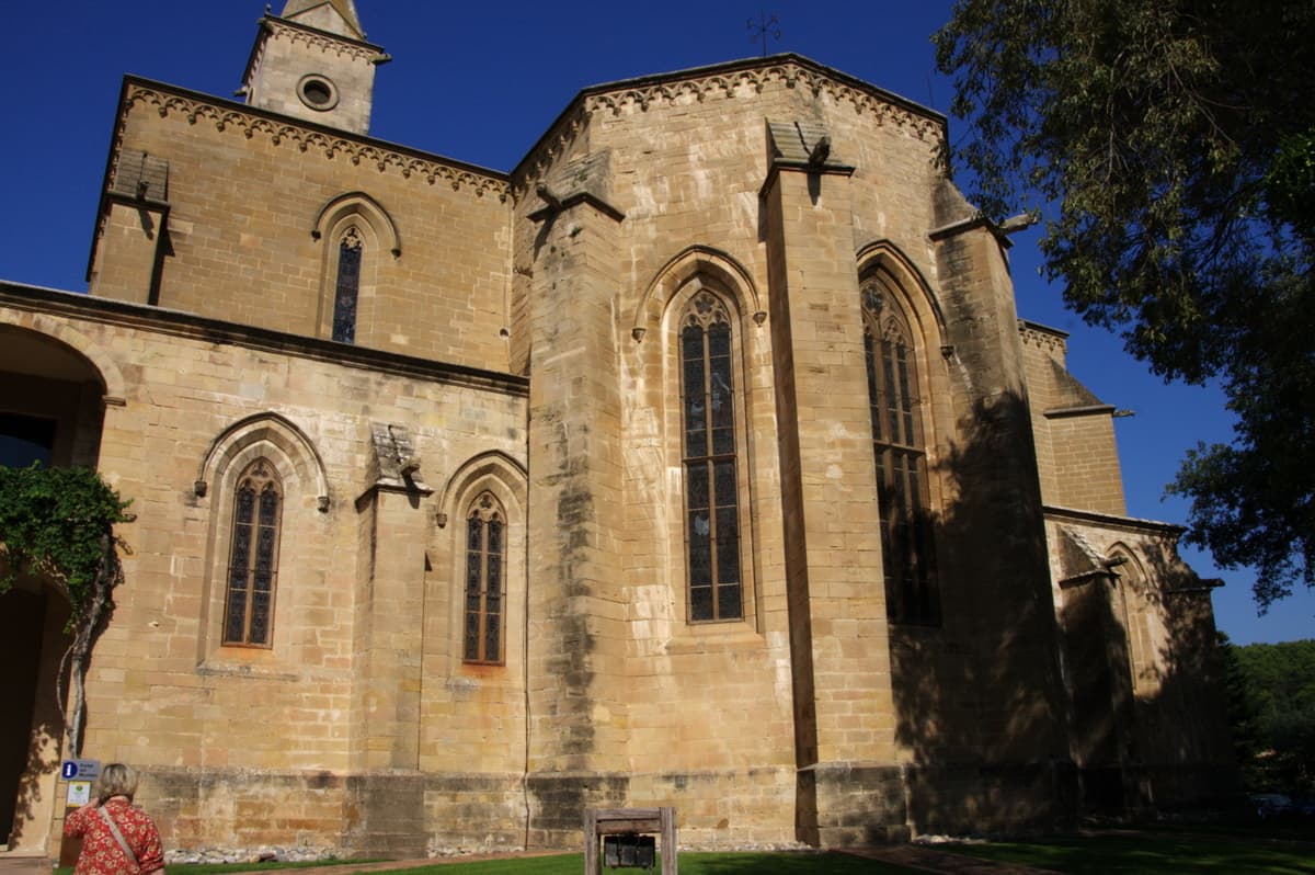 Monestir de Santa Maria de Bellpuig de les Avellanes
