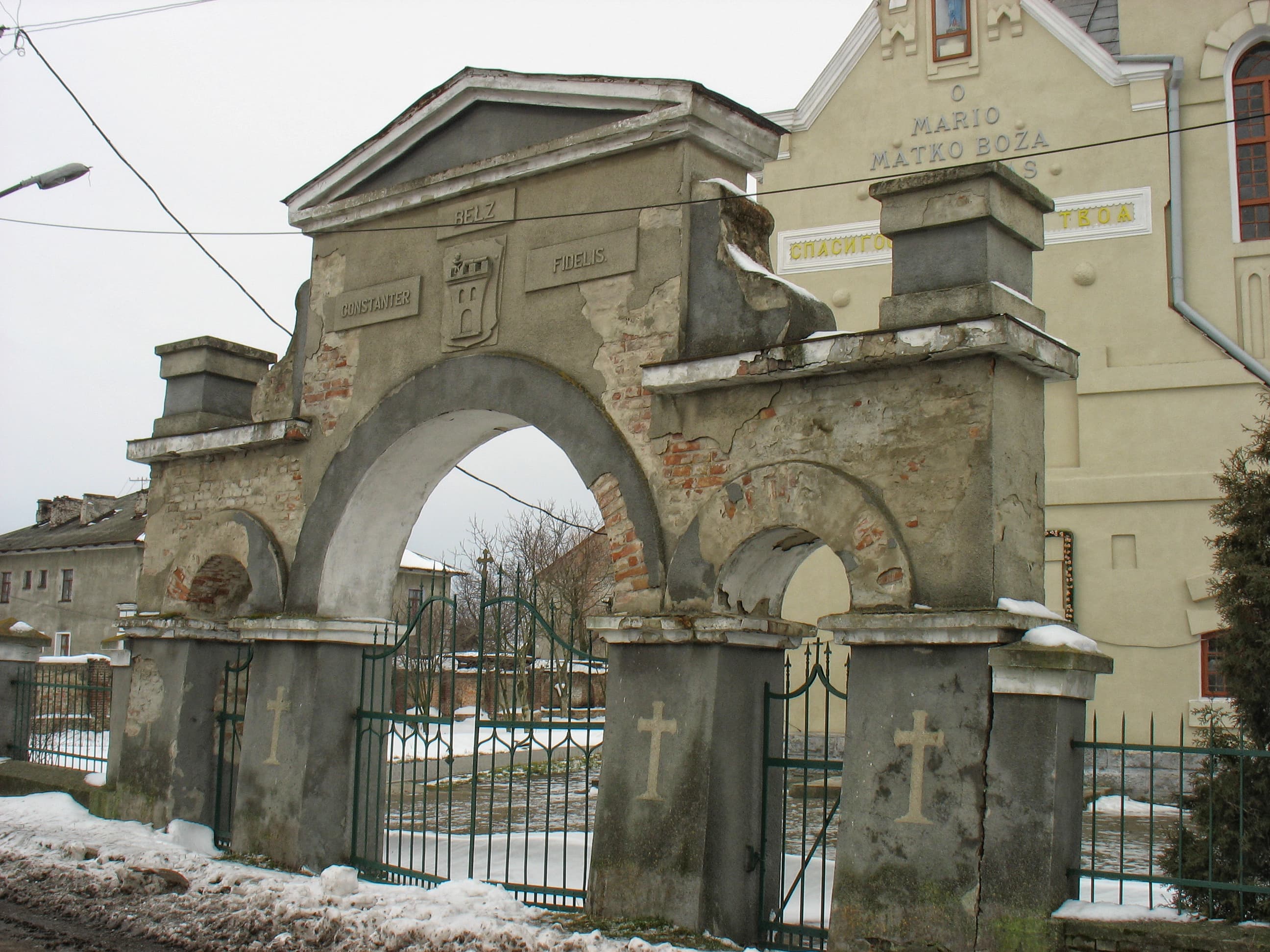 Gates of Saint Nicholas church, Belz (Kiev Orthodox Church)