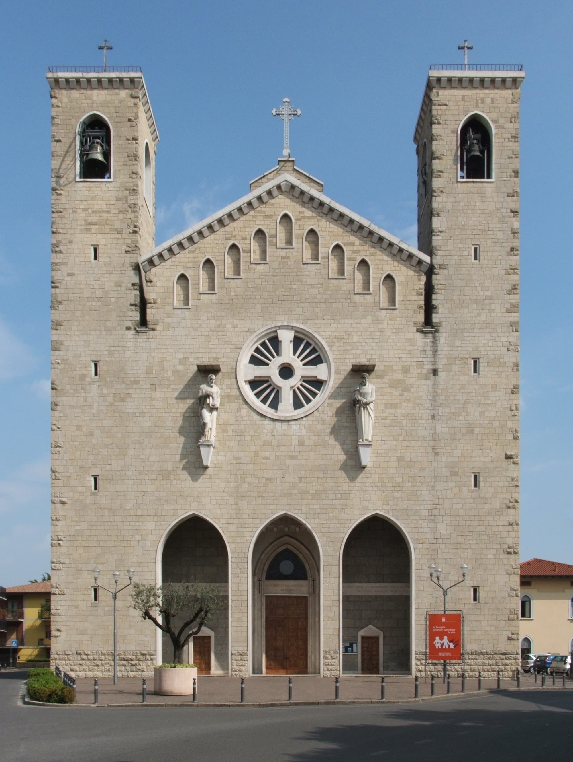 Santi Pietro e Paolo Church