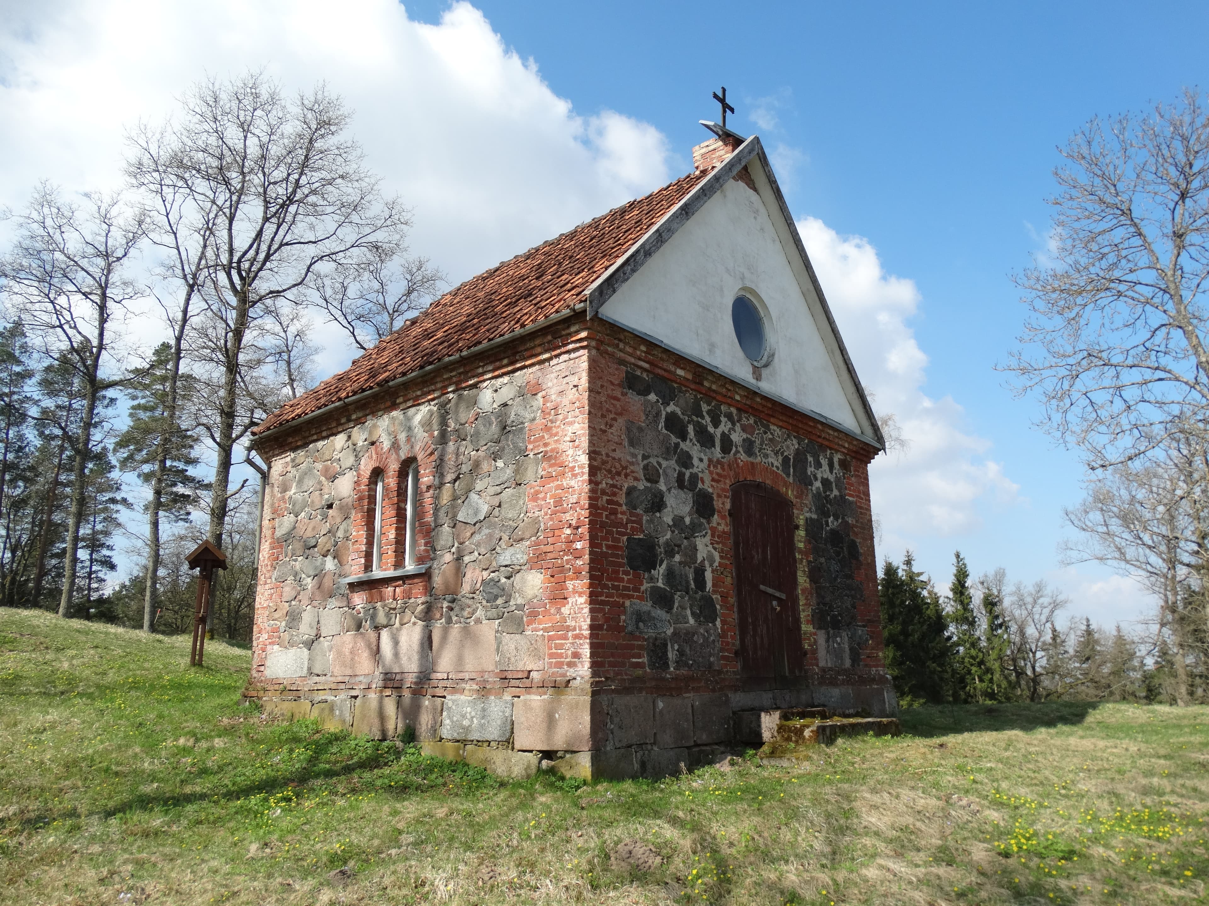 Betygala hillfort chapel