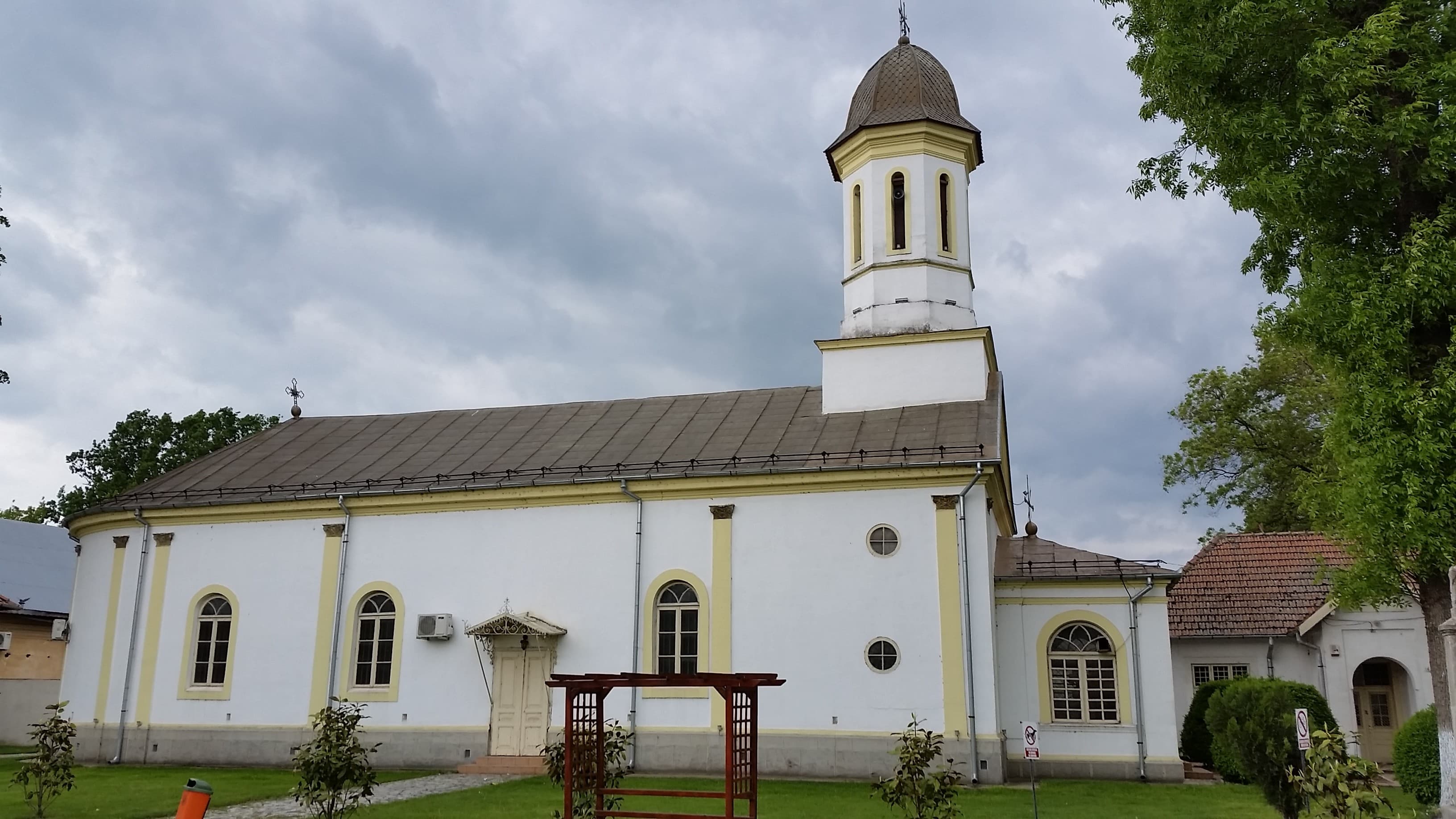 The church „St. Apostoli ”from Băilești