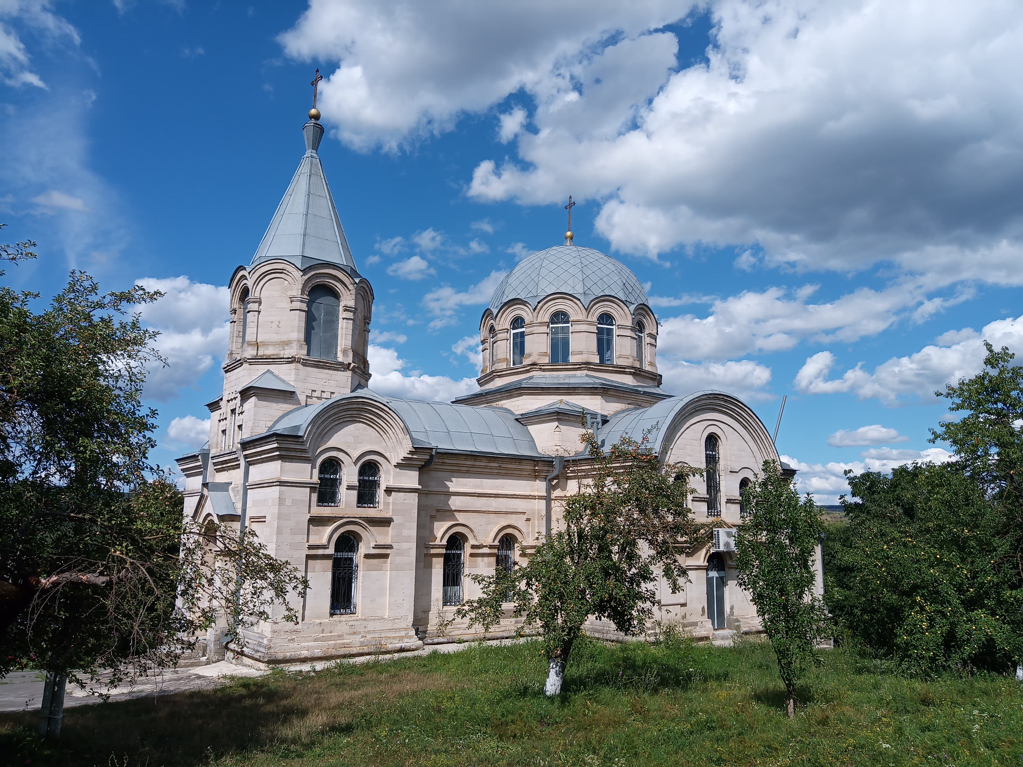Church of the Nativity of the Virgin Mary in Onești, Strășeni