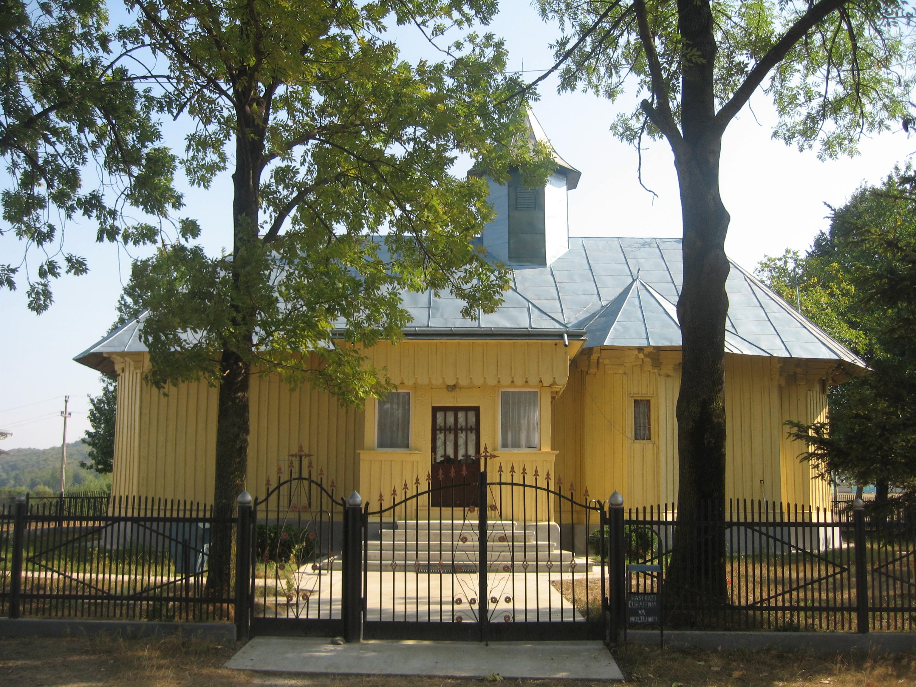 Wooden church in Iacobești, Suceava