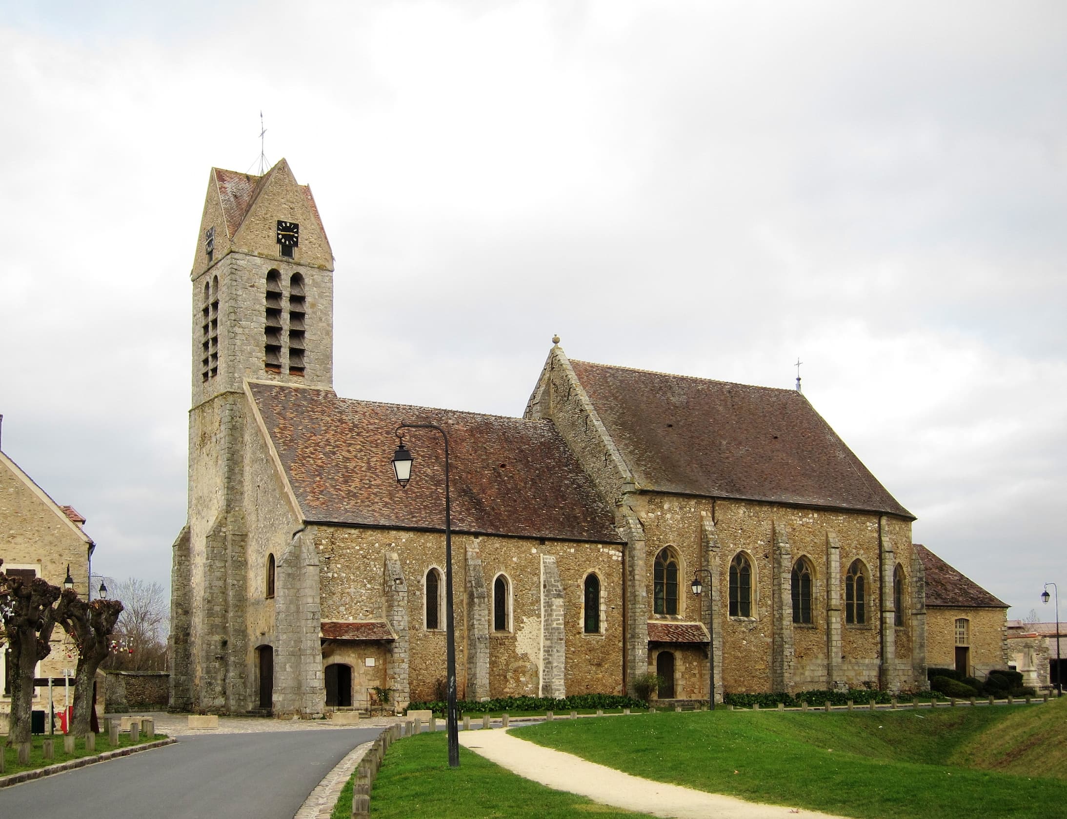 Église Saint-Maurice de Blandy-les-Tours