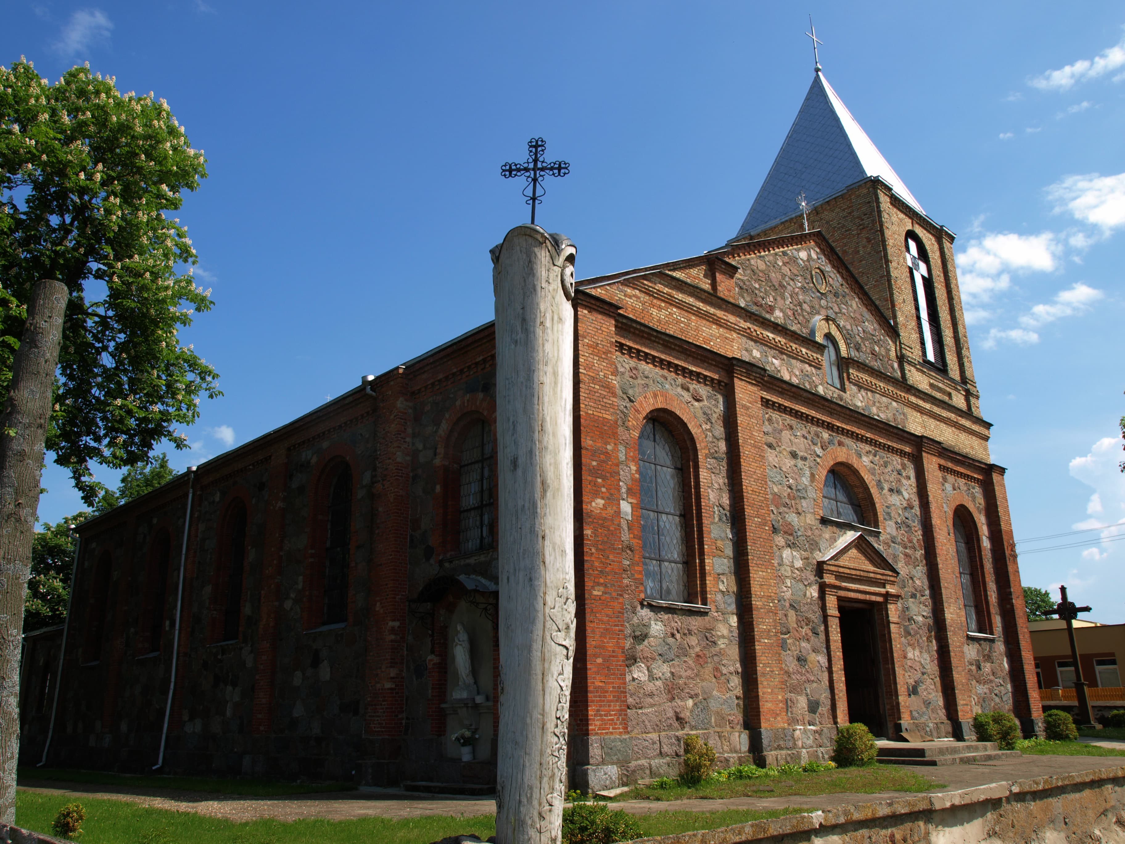 Church of the Savior, Butrimonys