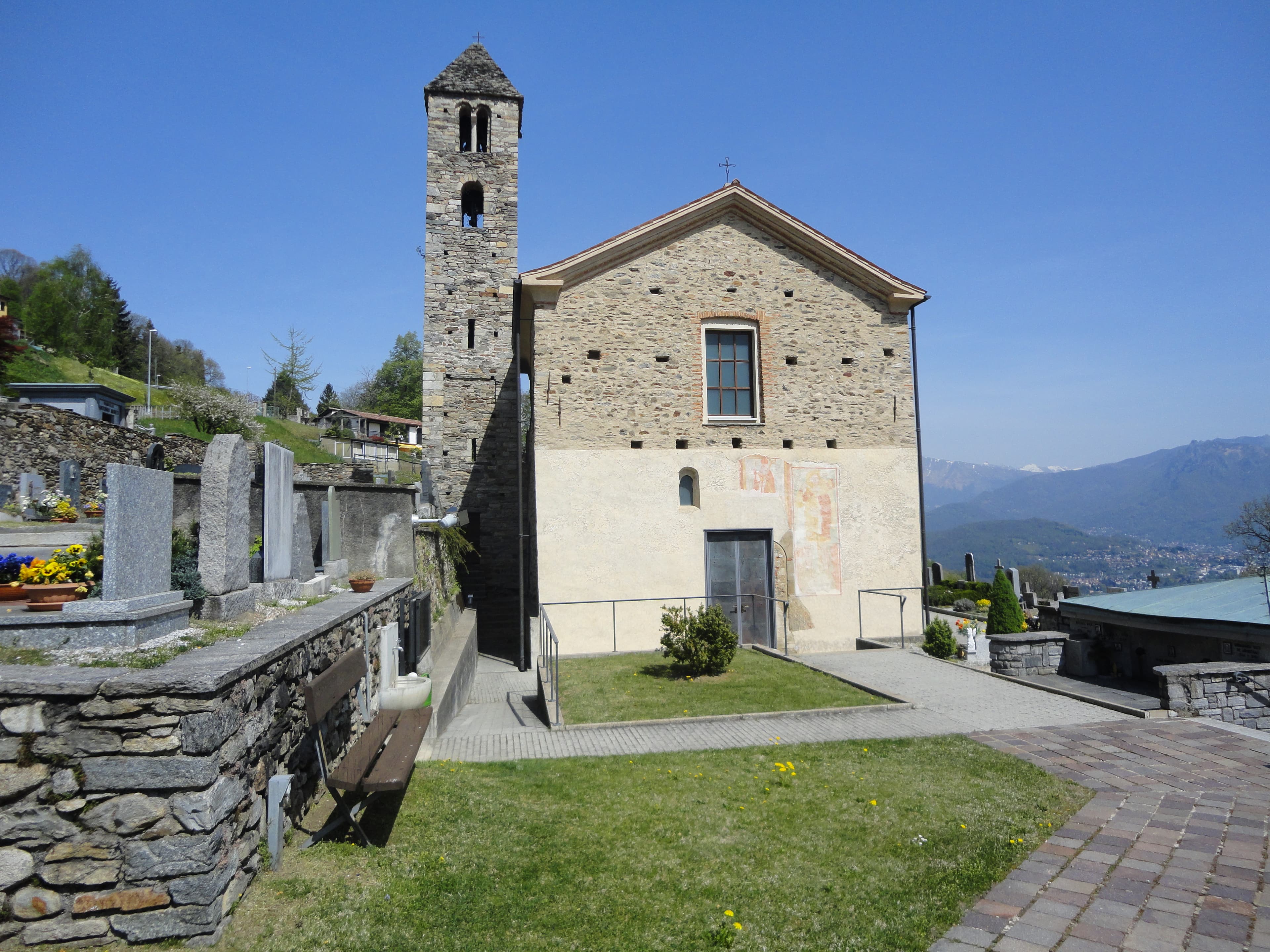 Parish church of St. Ambrogio with treasure