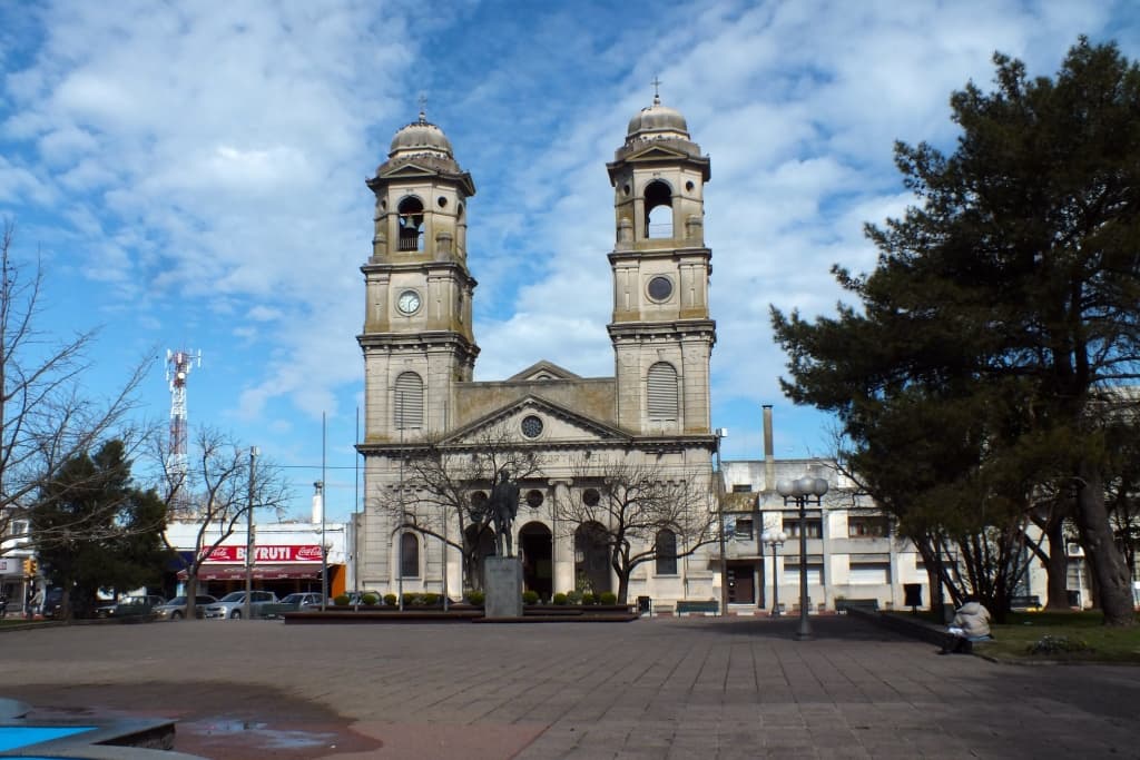 Catedral de Trinidad, Flores