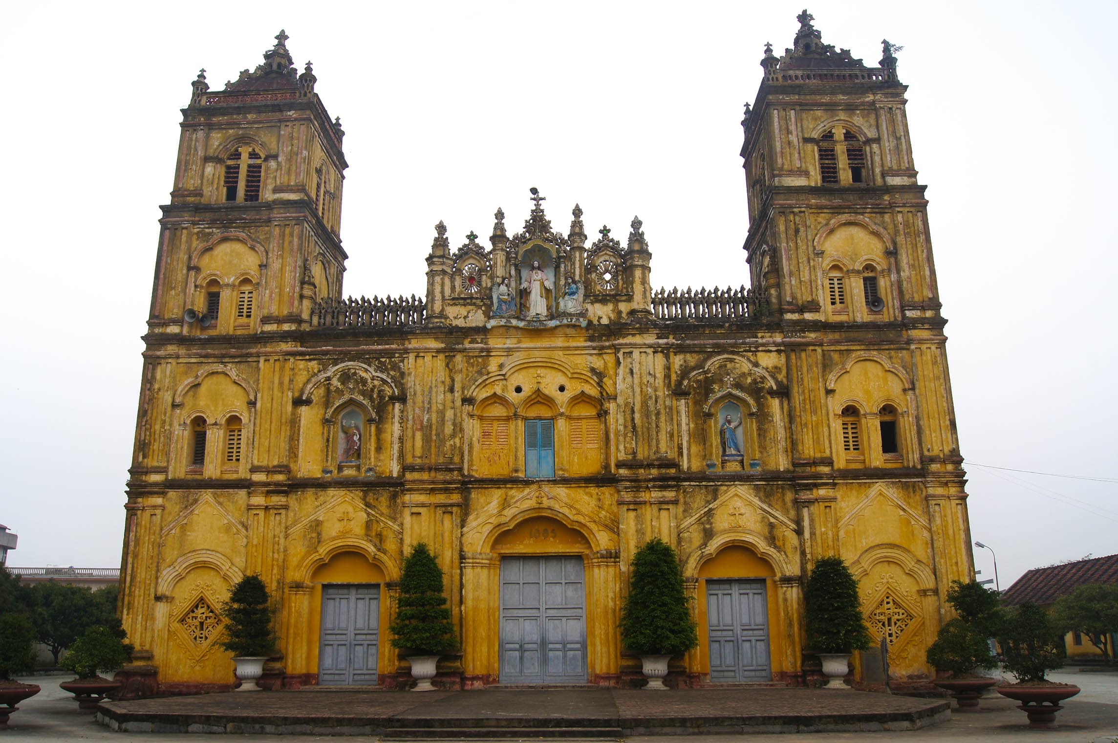 Cathedral of the Queen of the Rosary, Xuân Trường