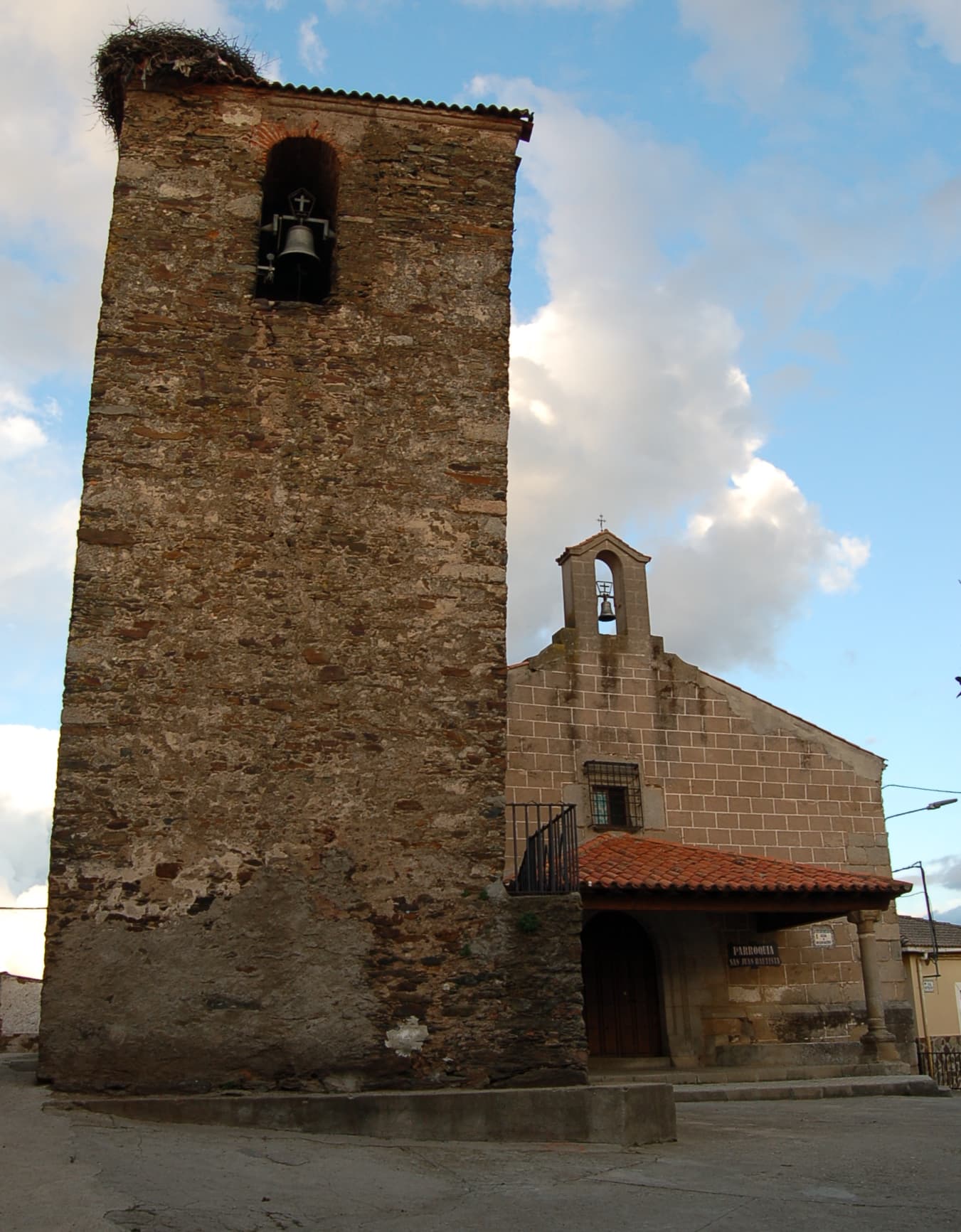 Iglesia de San Juan Bautista, Cerezo