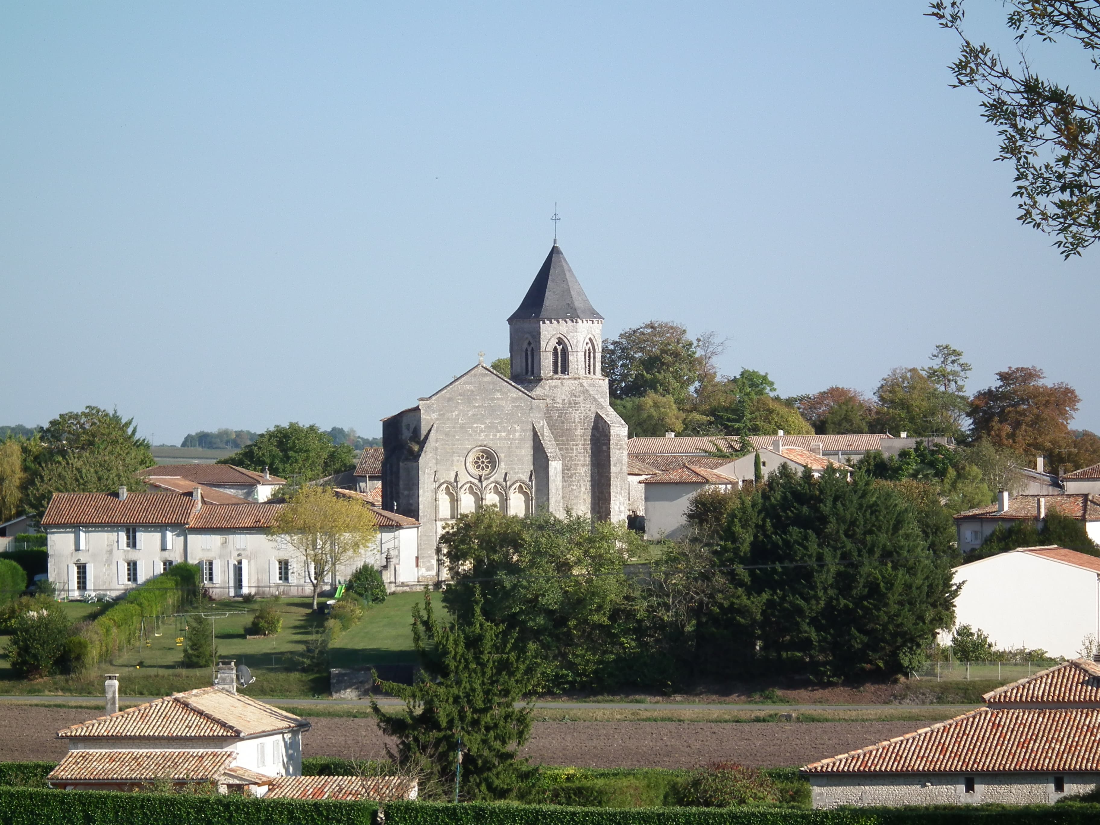 Église Saint-Pierre-ès-Liens de Champagnac