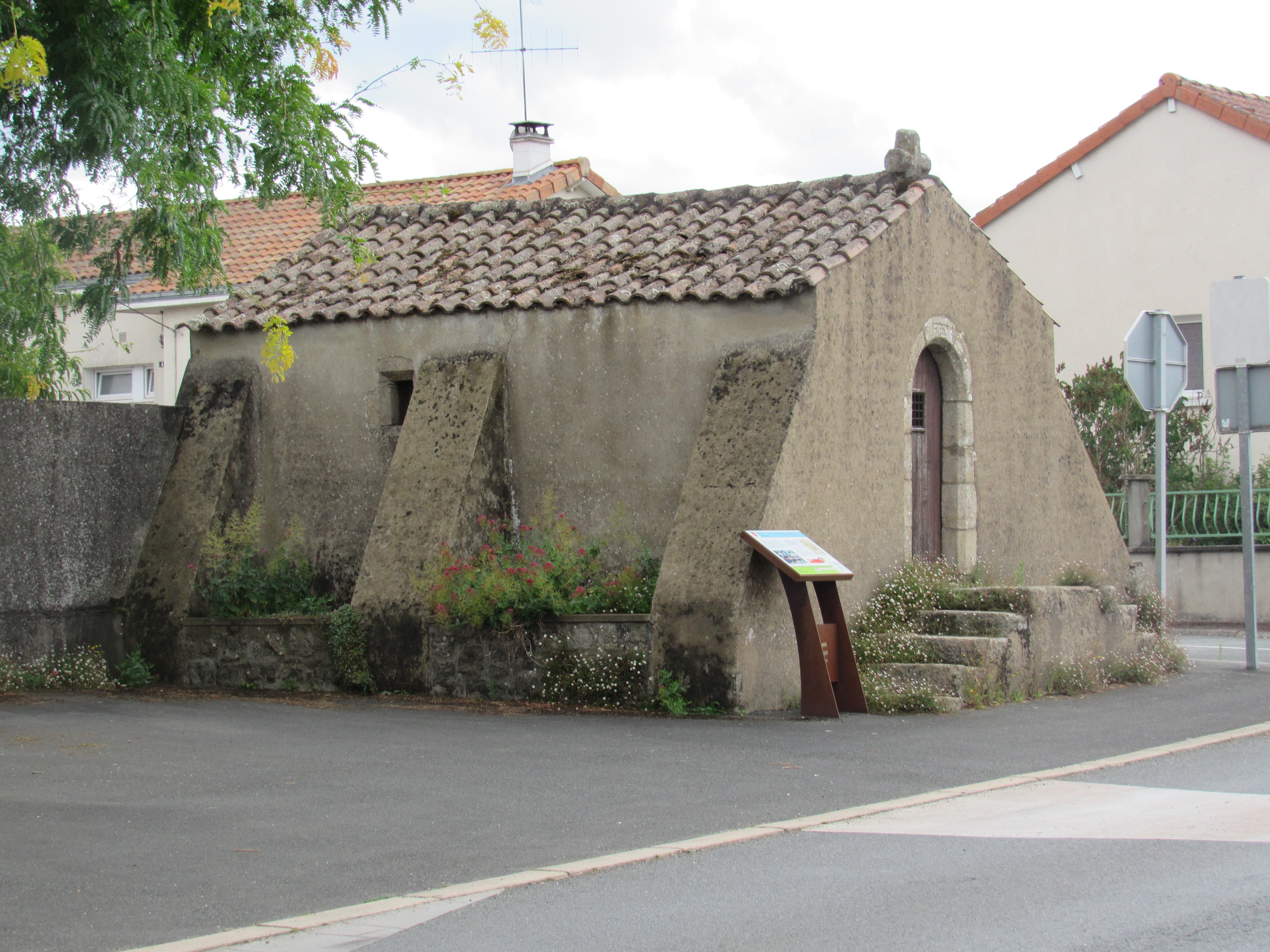 Chapelle Notre-Dame-du-Bon-Secours de Saint-Pierre-des-Échaubrognes
