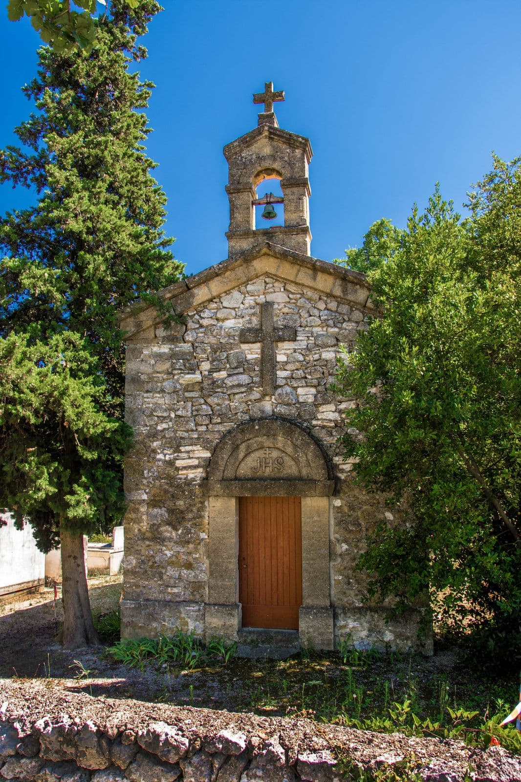 Chapelle du cimetière de Collorgues