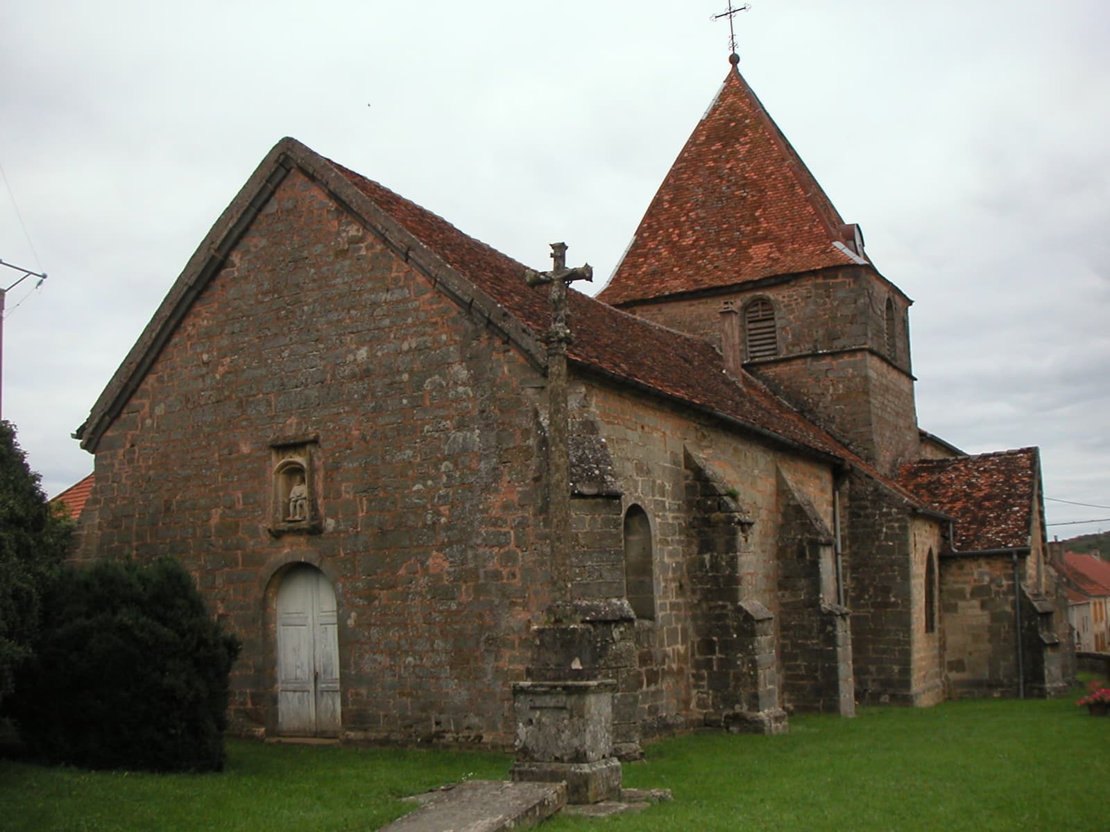 Église de la Nativité-de-Notre-Dame de Chauvirey-le-Châtel