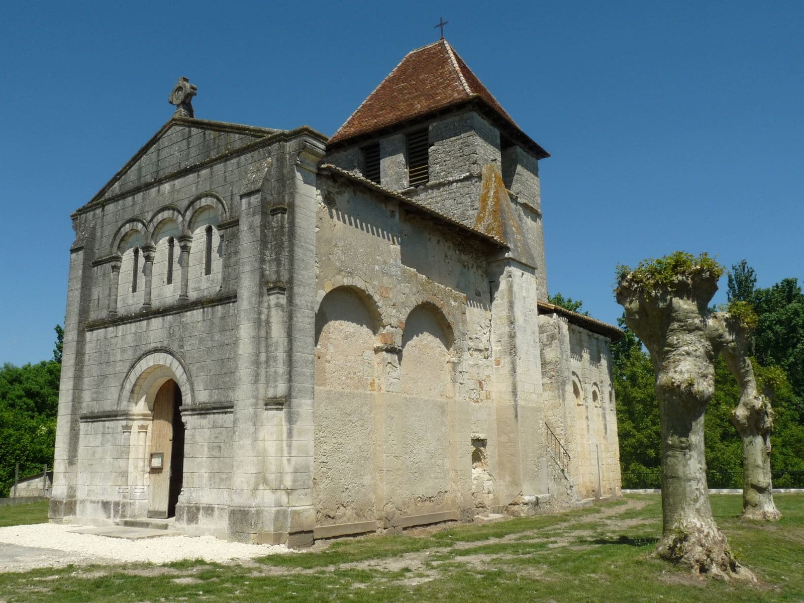 église Saint-Pierre-et-Saint-Paul de Chenaud