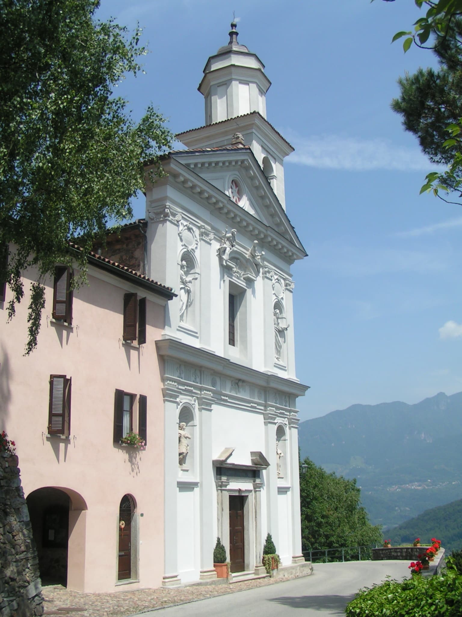 Santi Fedele e Simone Parish Church