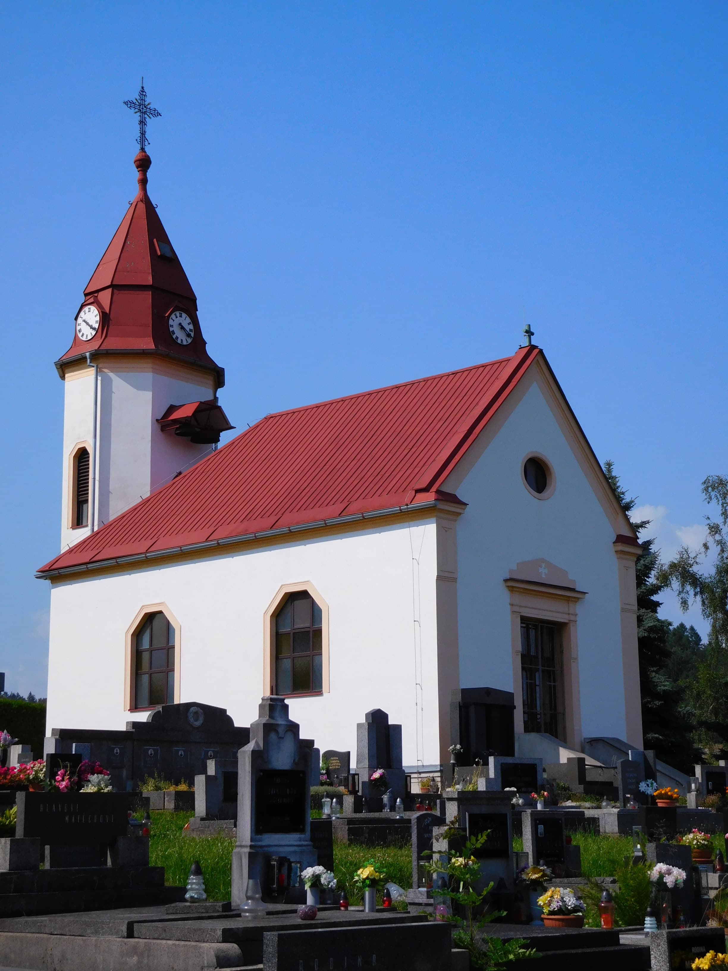 Cemetery chapel in Chuchelna