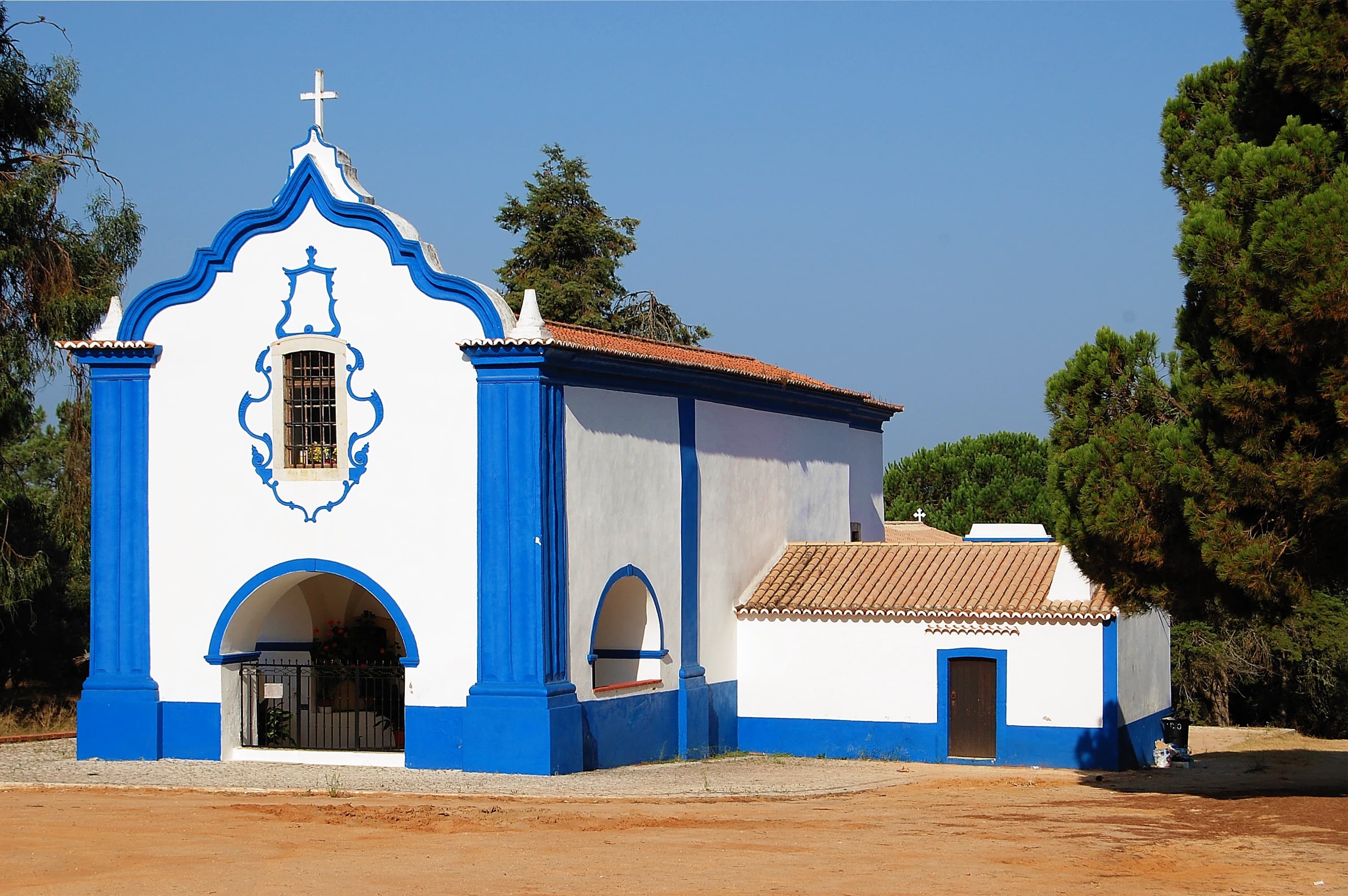 Igreja de Nossa Senhora da Graça (casa e fonte)
