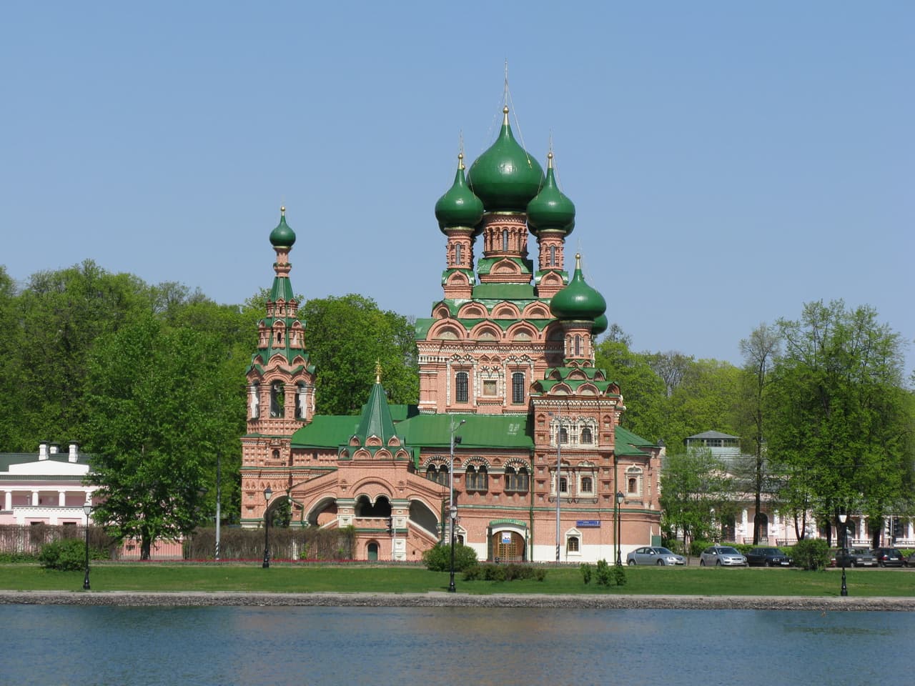 Holy Trinity Church in Ostankino