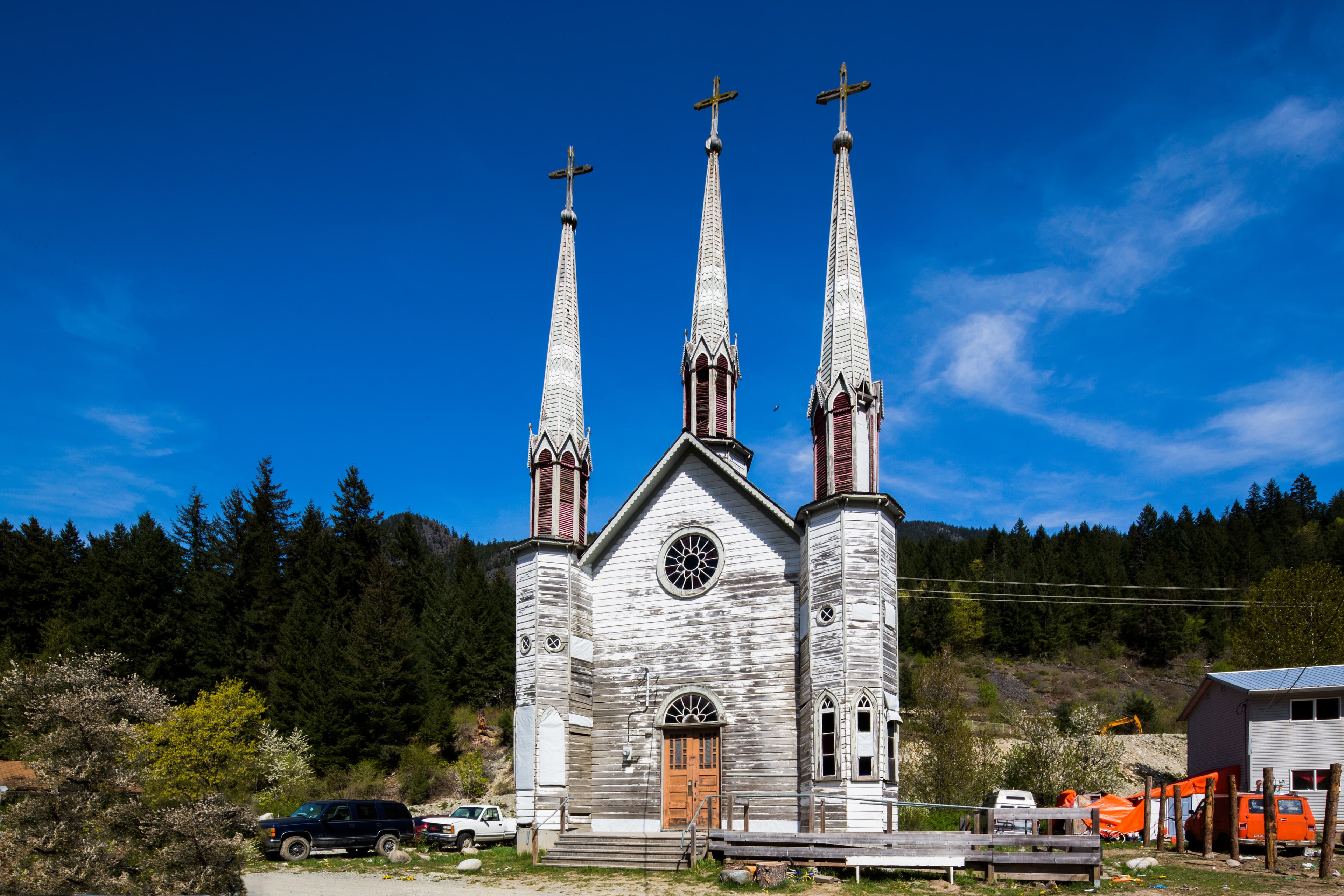 Church of the Holy Cross, Skatin