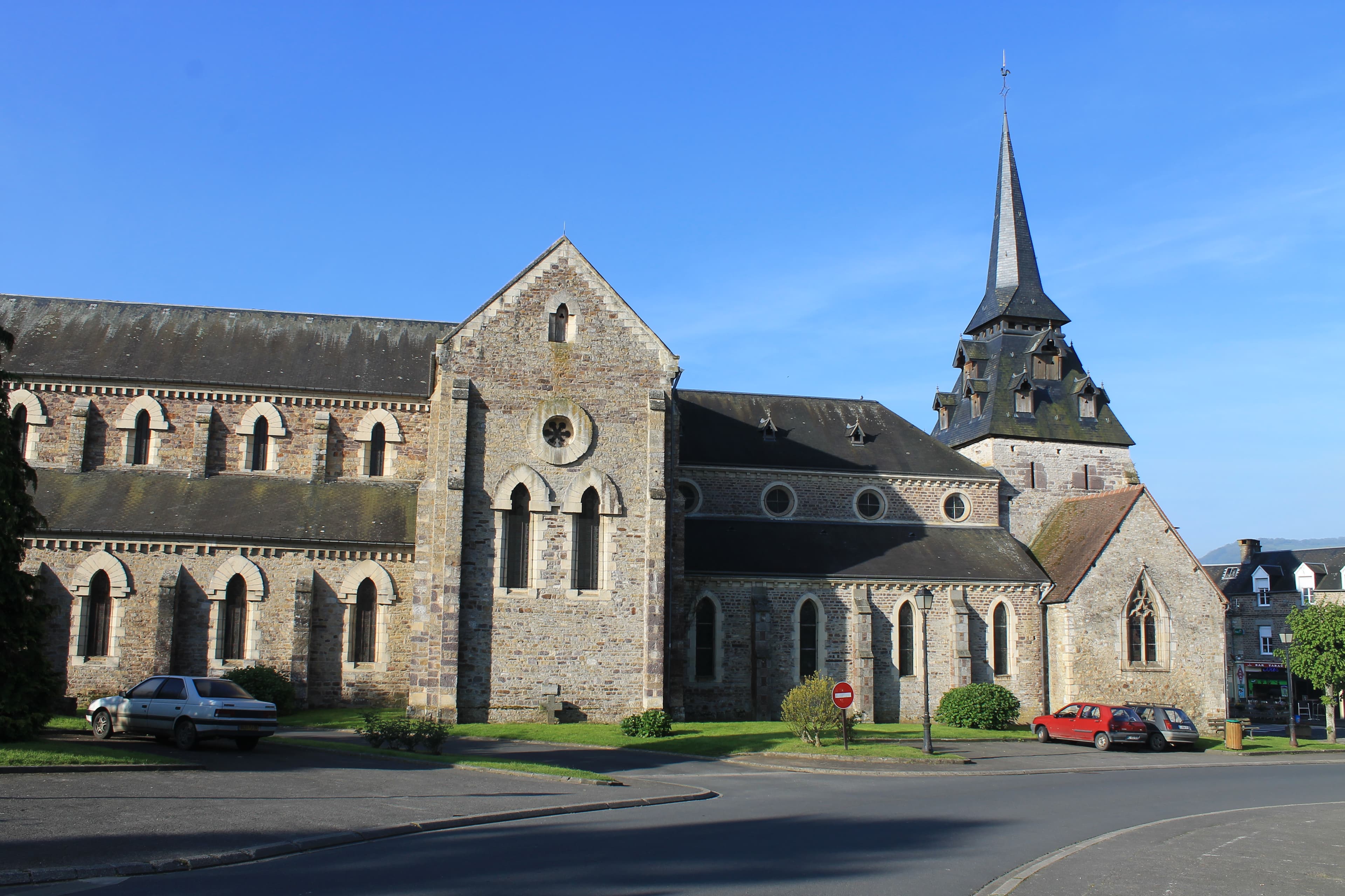 Église Saint-Pierre de Clécy