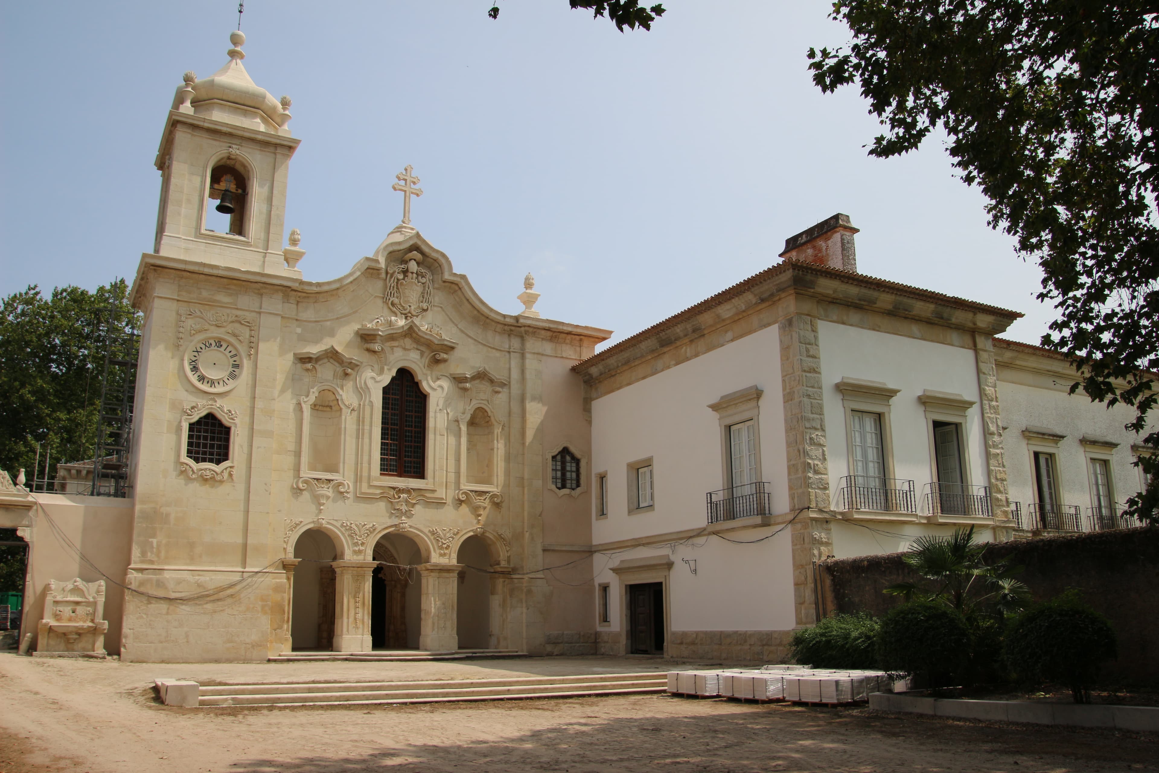 Igreja de São Marcos, incluindo a Capela dos Reis Magos, o retábulo do altar-mor, os túmulos dos Silvas e a sacristia, e o claustro, a casa do capítulo e as adegas do antigo Convento de São Marcos