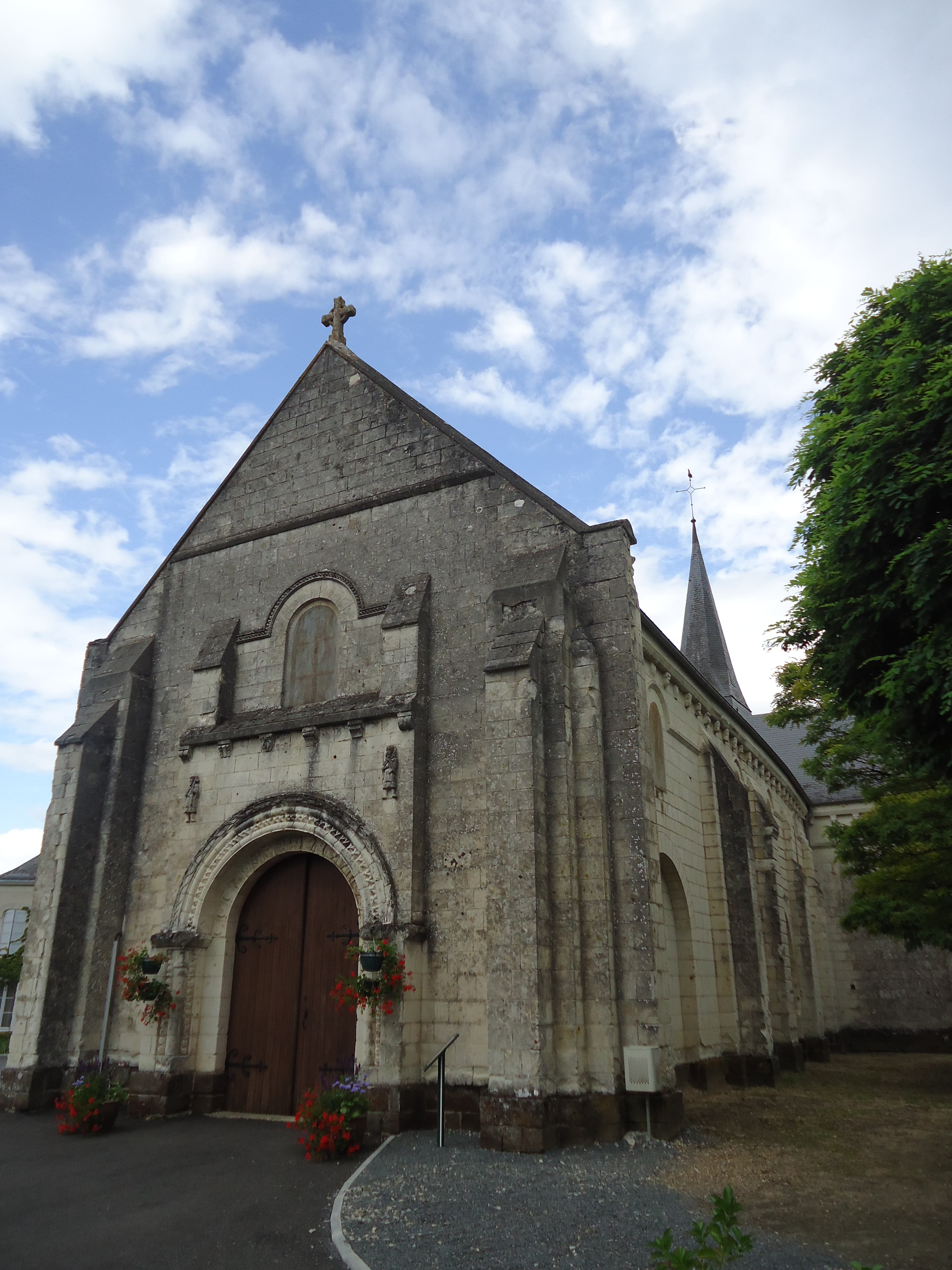 Church Saint-Lubin de Coulongé