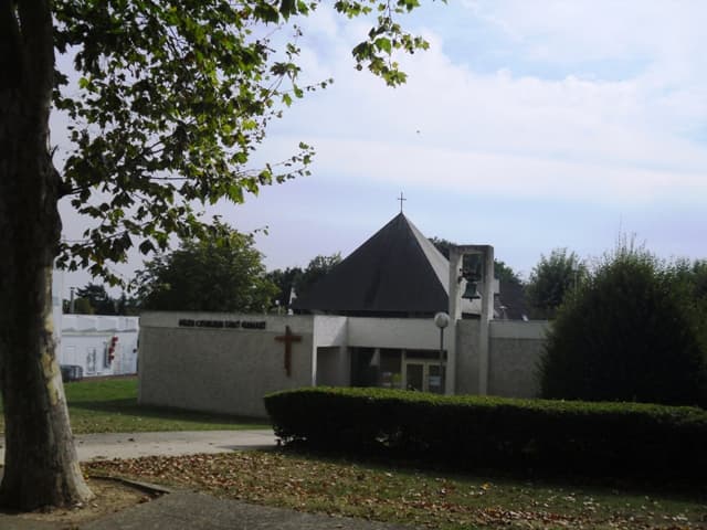 Église Saint-Guénault de Courcouronnes