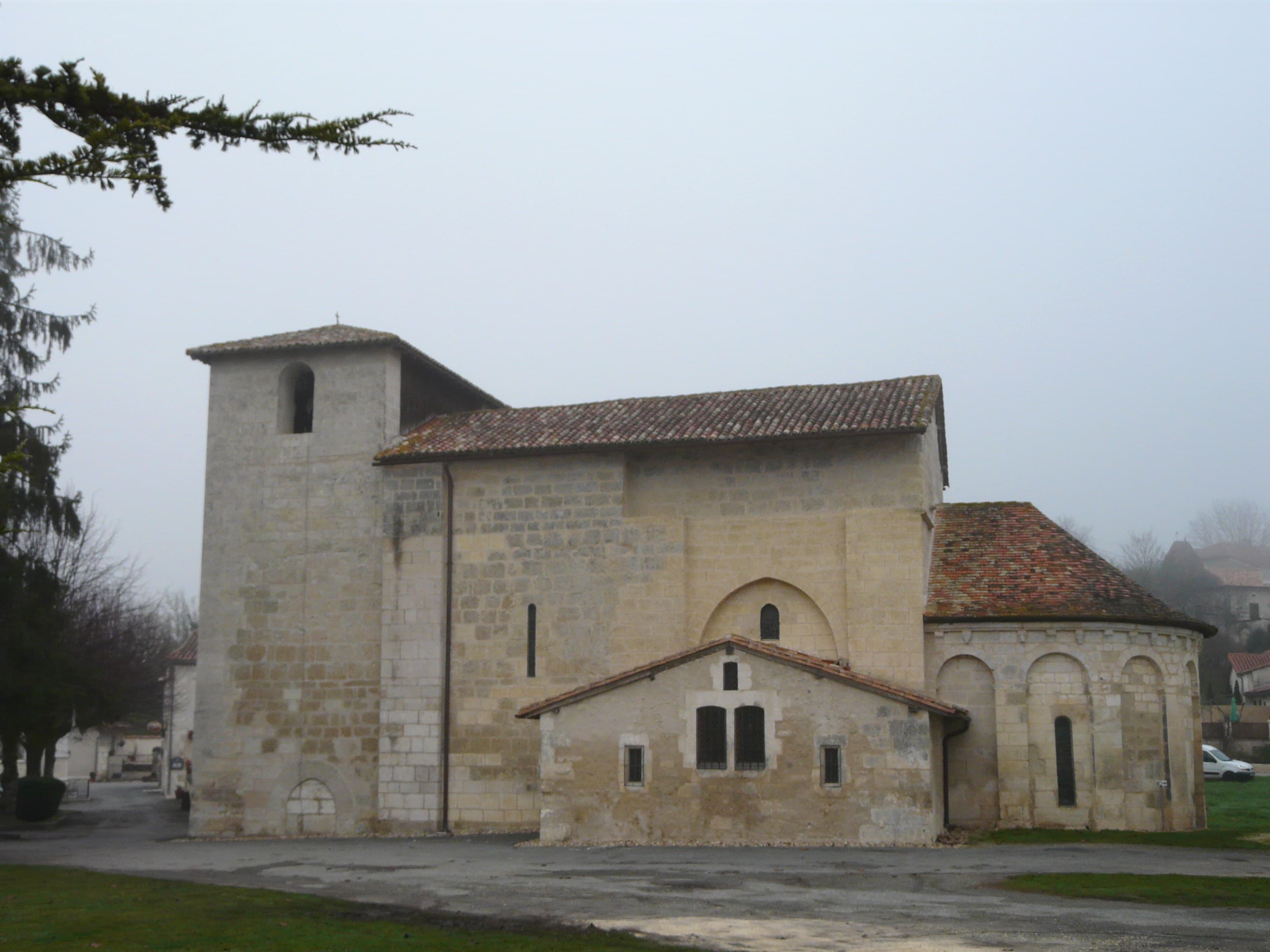 Église Saint-Saturnin de Coutures