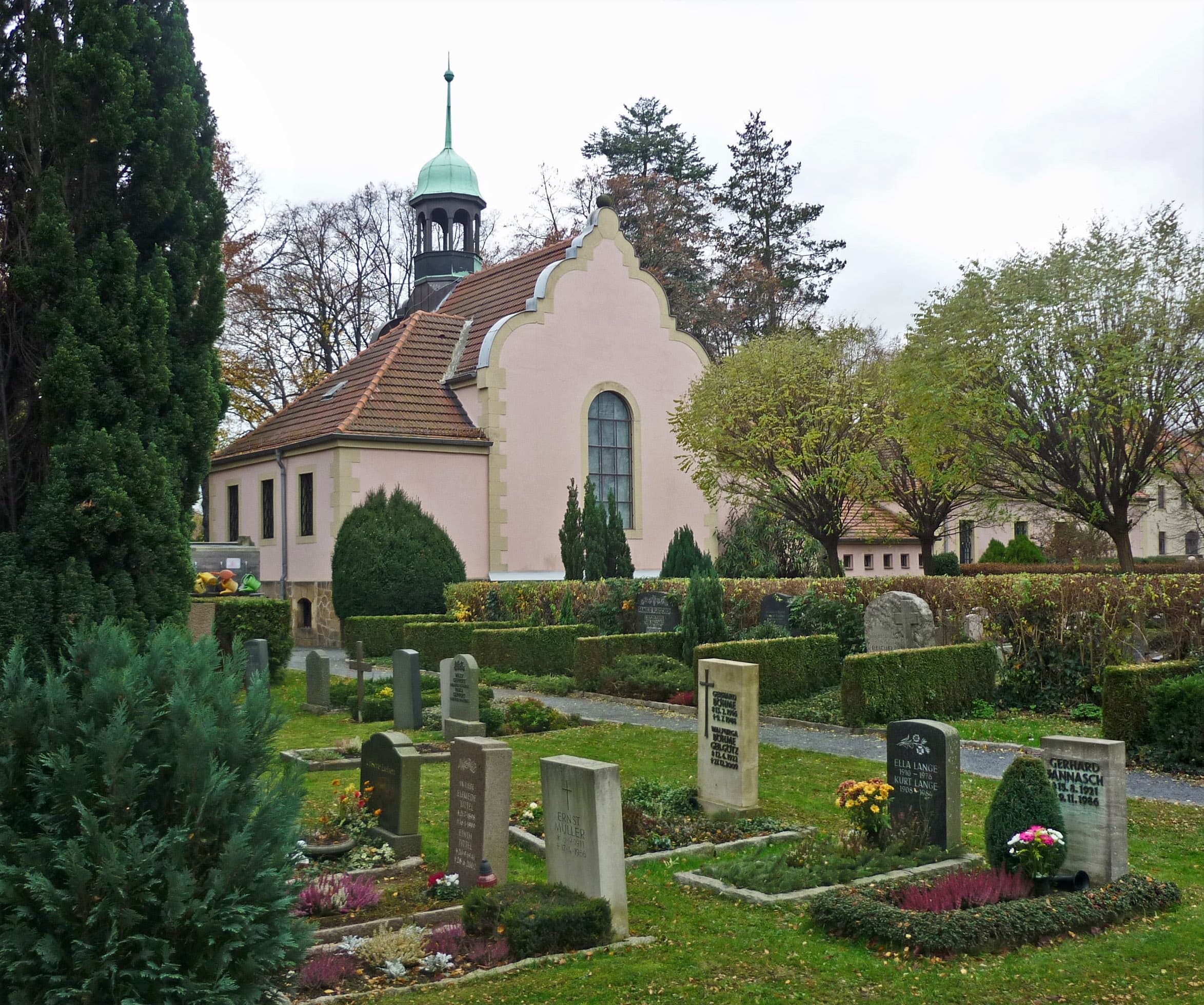 Cemetery chapel Leuben