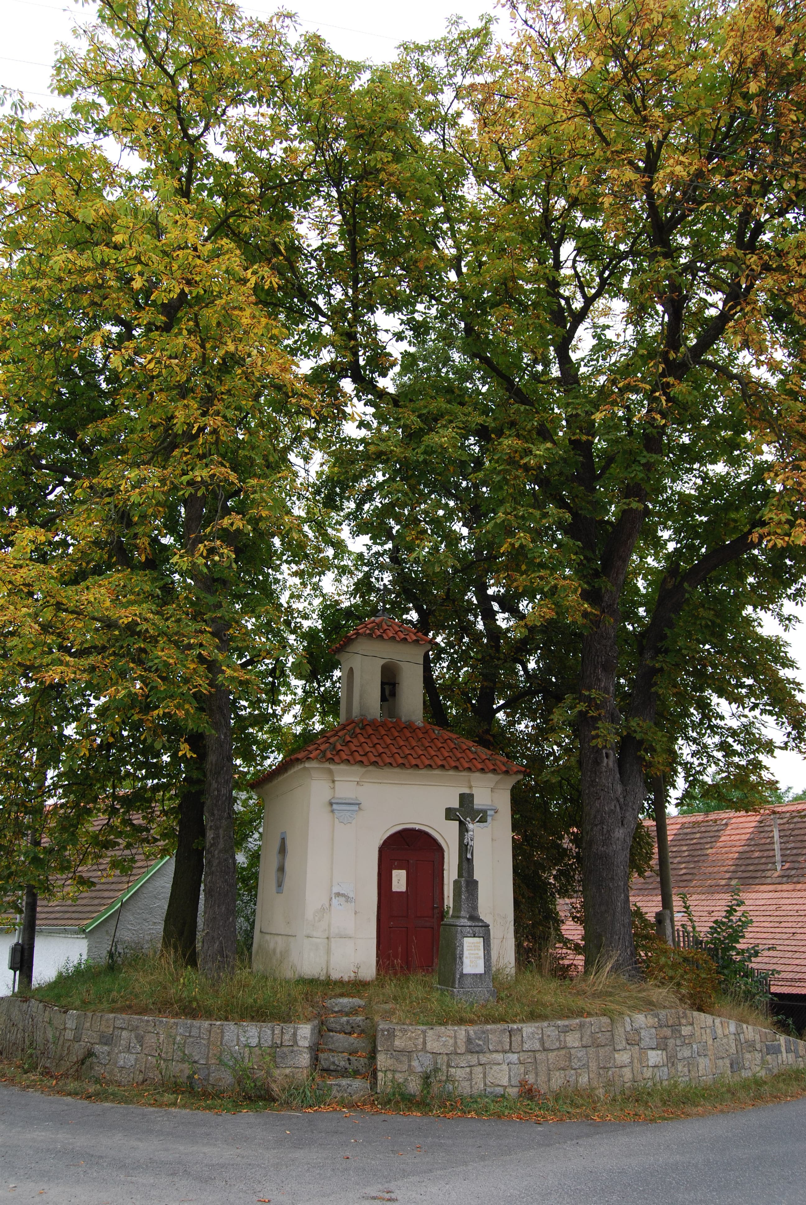 Návesní kaplička