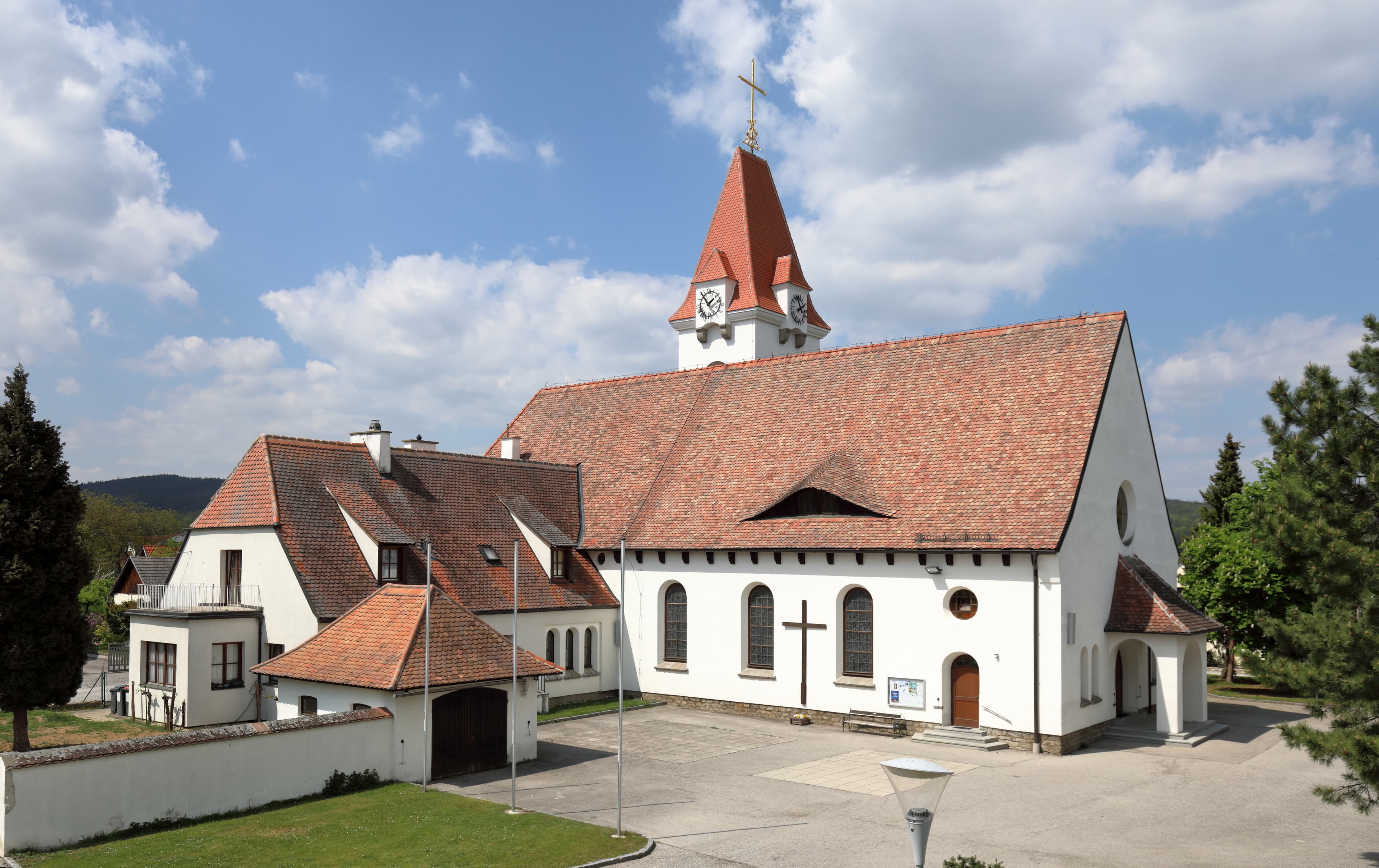 Wallfahrtskirche Maria Fatima, Droß
