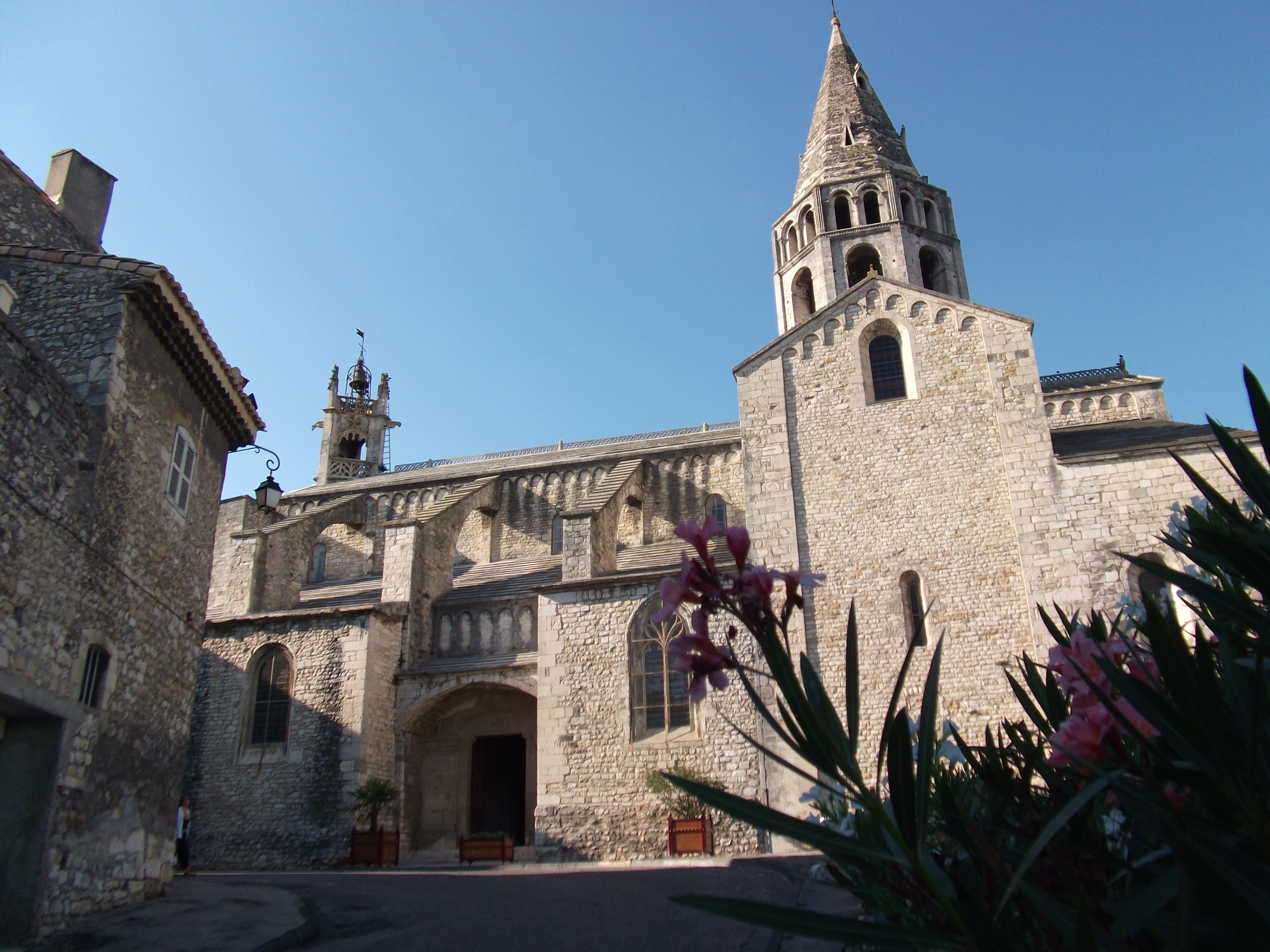 Église Saint-Andéol de Bourg-Saint-Andéol