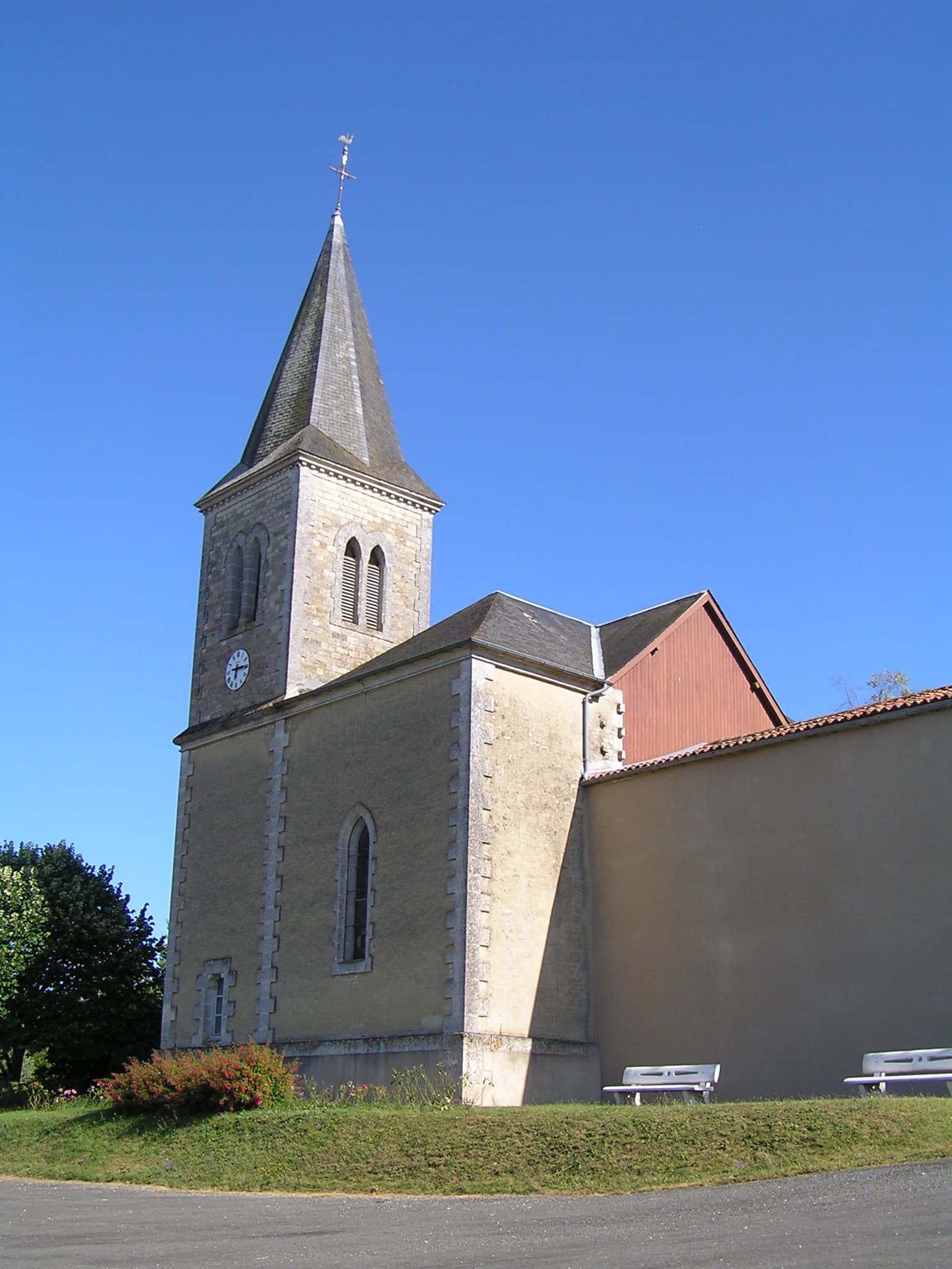 église Saint-Pierre d'Ébréon
